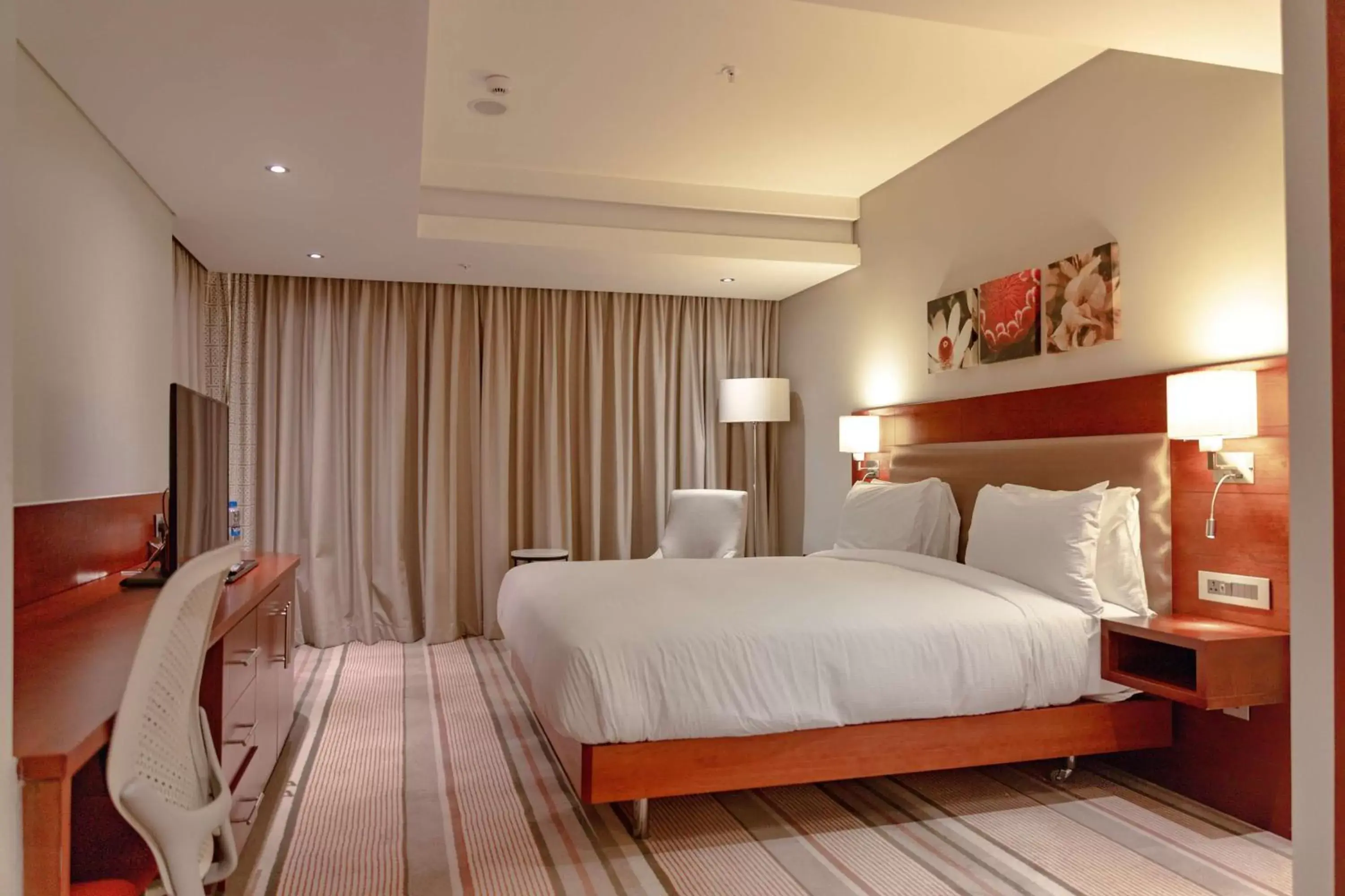 Bedroom, Bed in Hilton Garden Inn Society Business Park Bedroom, Bed in Hilton Garden Inn Society Business Park