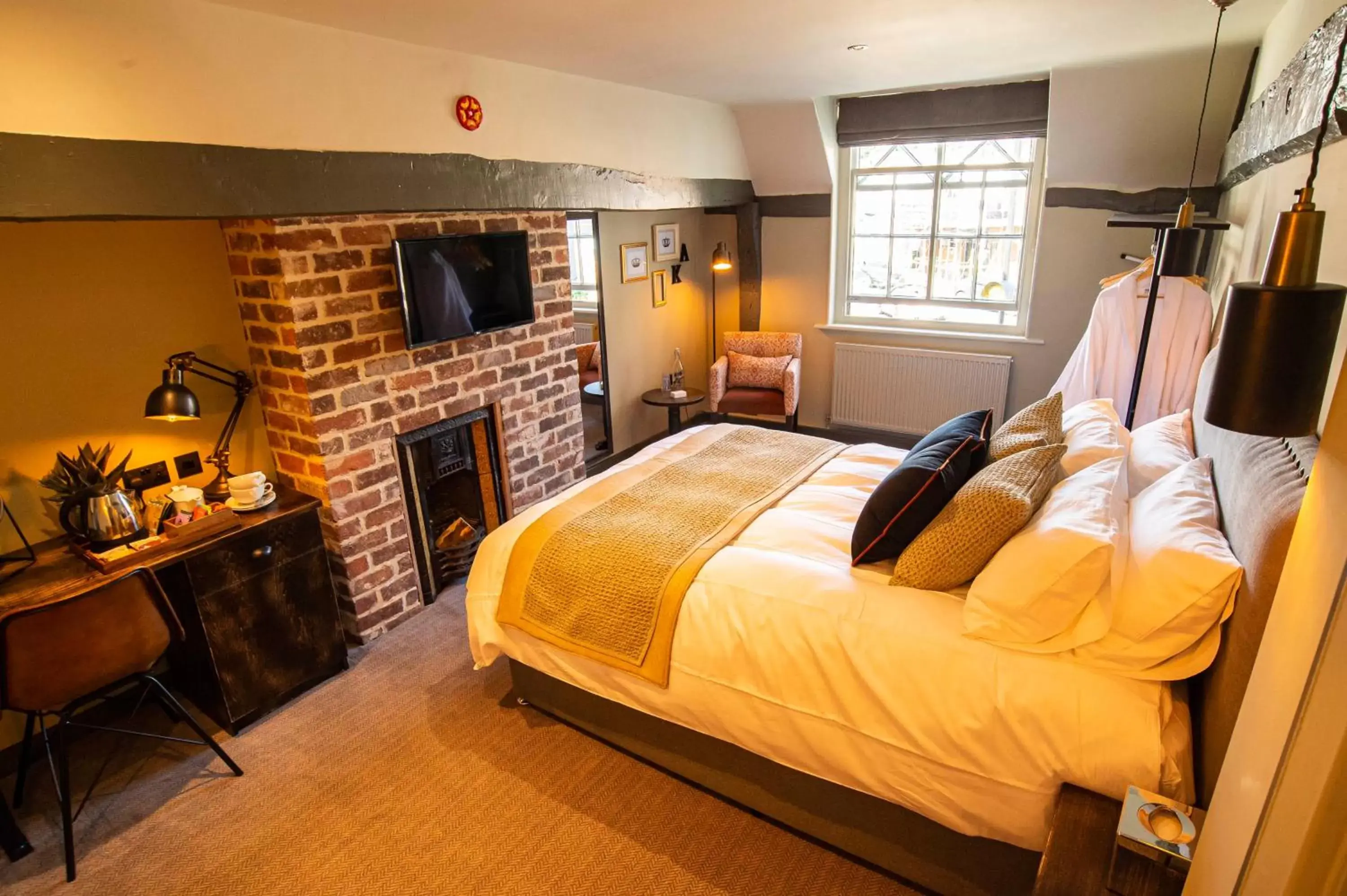 Superior Double Room in Kings Arms Hotel