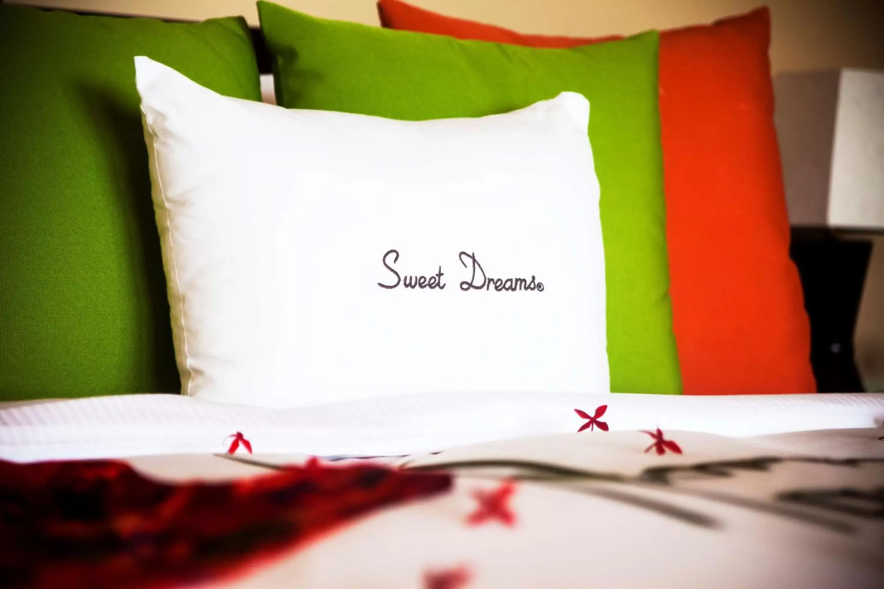Bed in DoubleTree by Hilton Seychelles Allamanda Resort & Spa