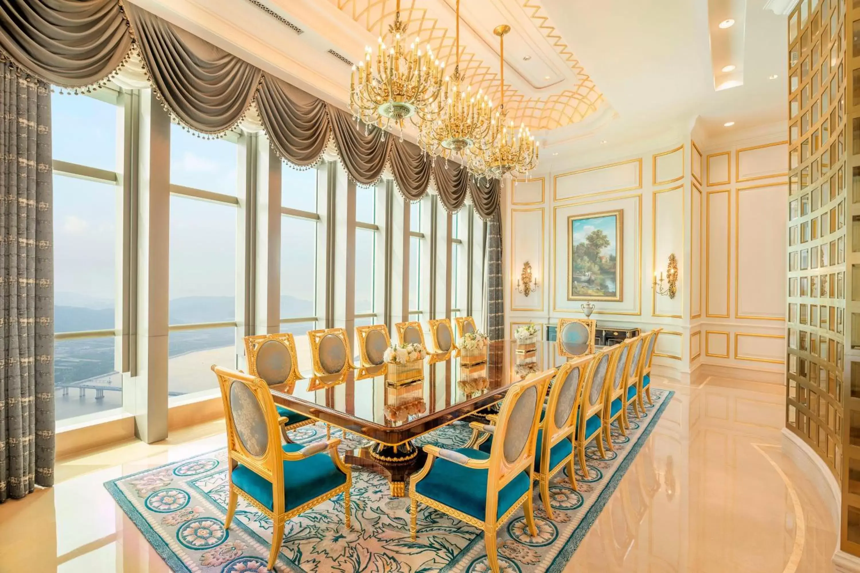 Photo of the whole room in The St. Regis Zhuhai