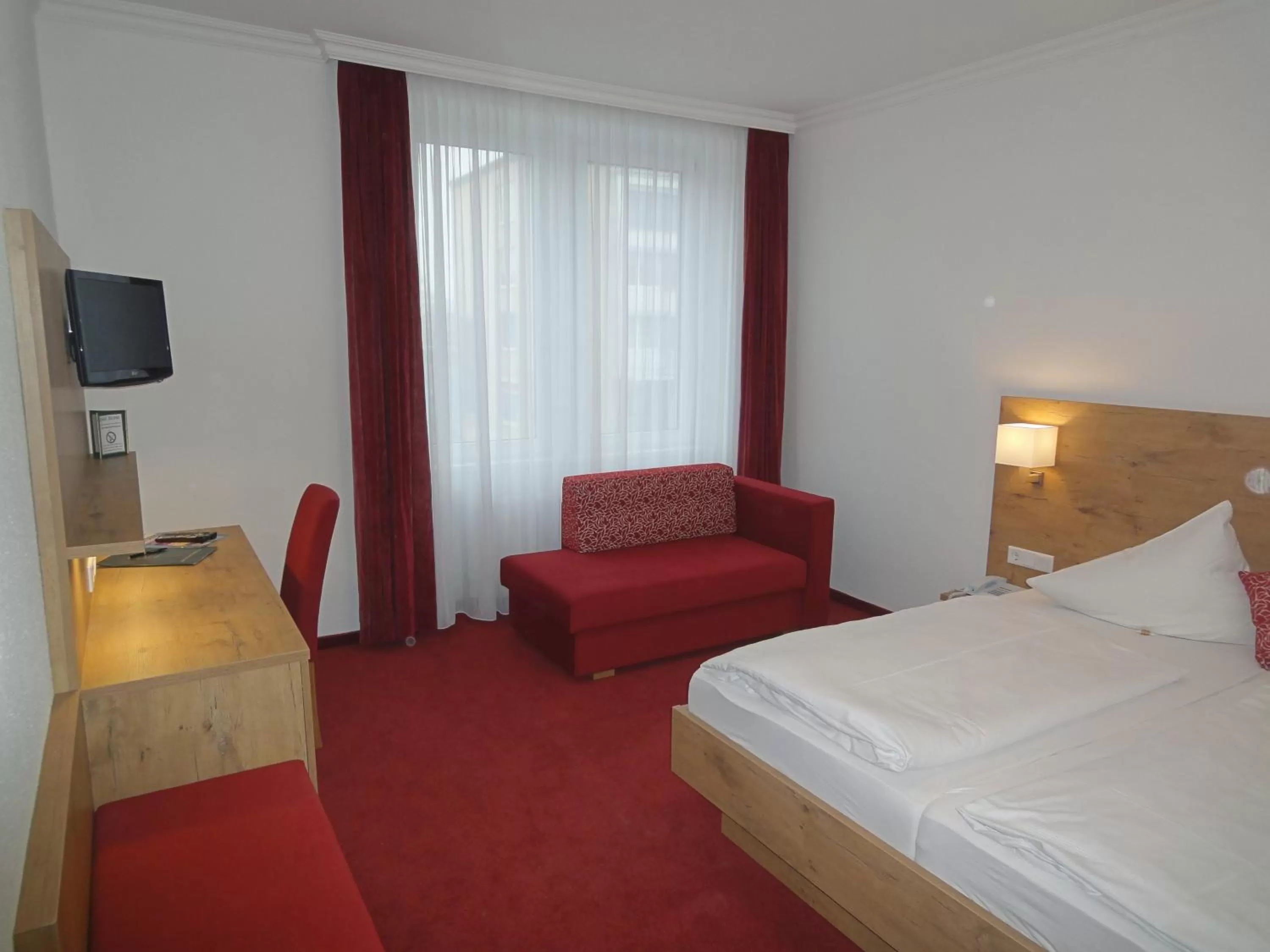 Photo of the whole room, Bed in Hotel Krone