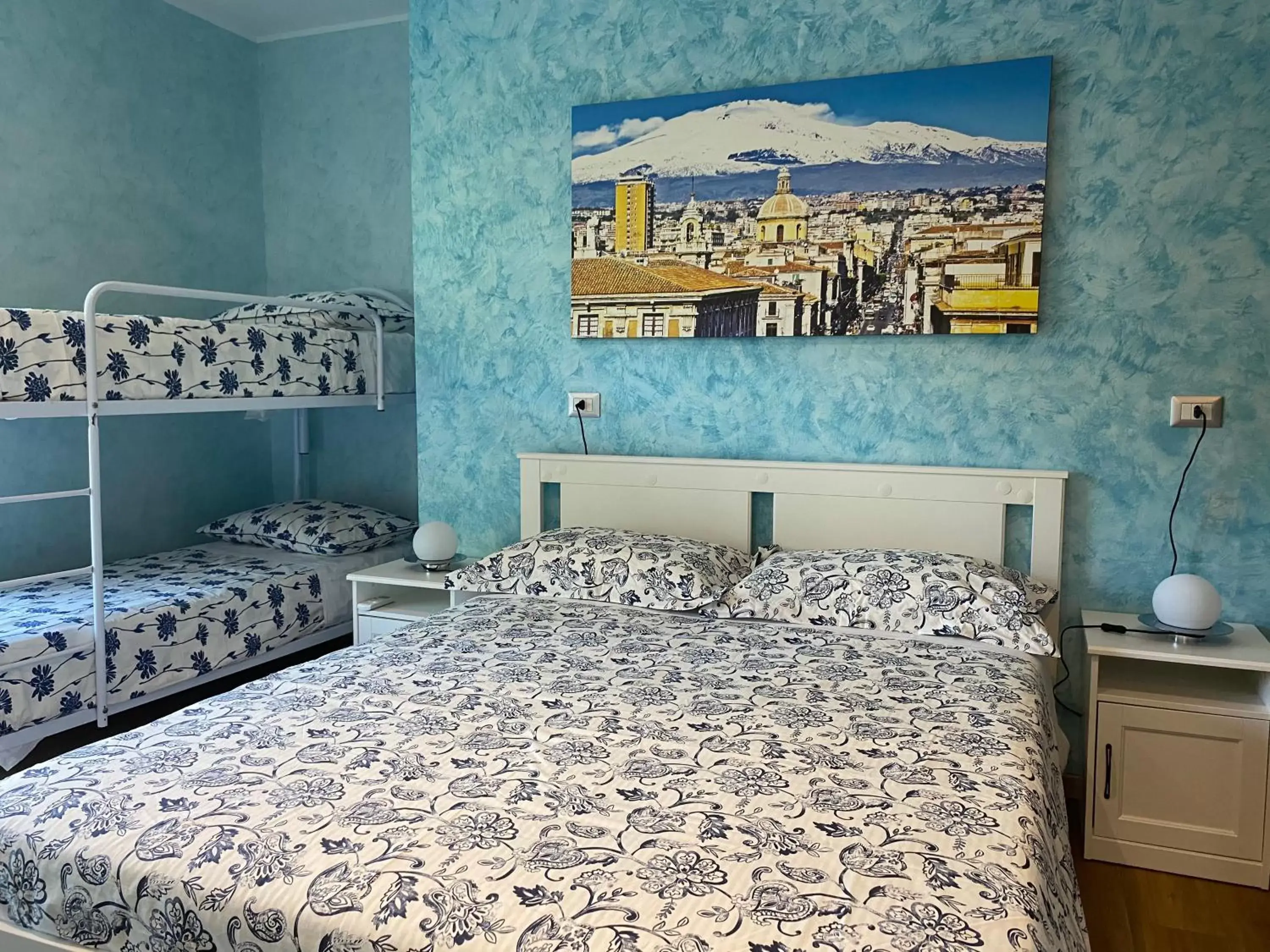 Bed in B&B CATANIA CENTRO - Charme & More