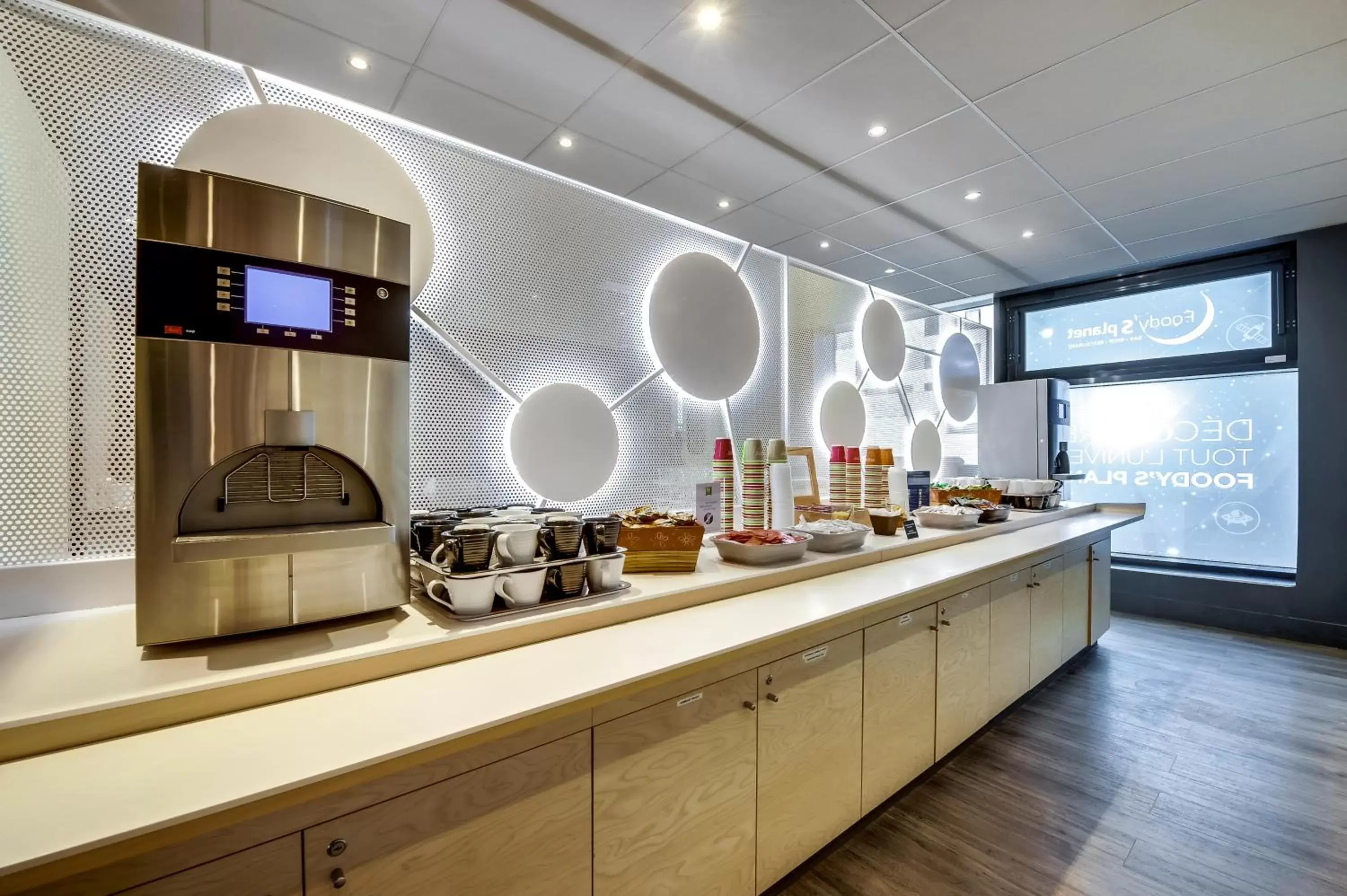 Buffet breakfast, Kitchen/Kitchenette in ibis Styles Paris Charles de Gaulle Airport