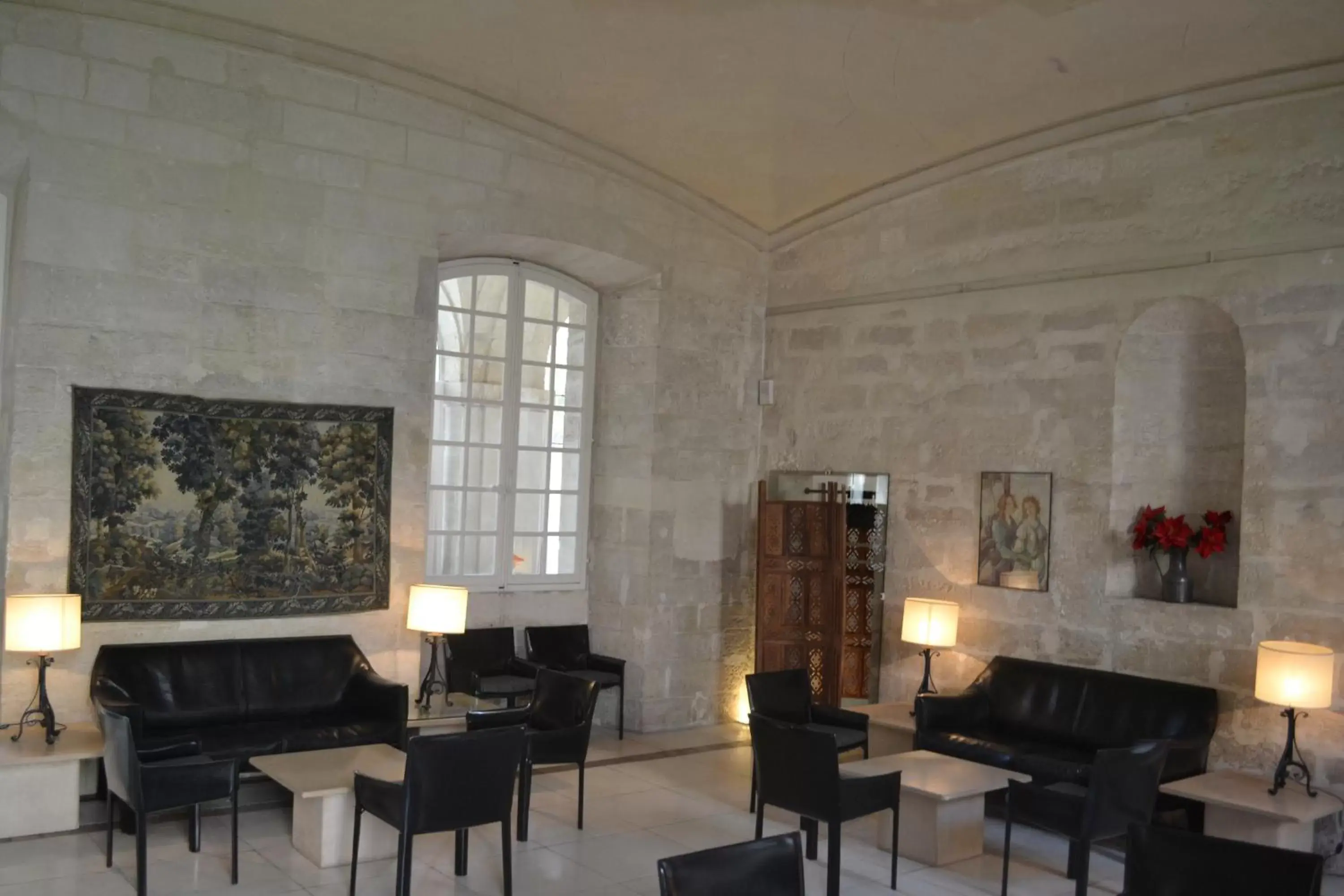 Lounge or bar, Restaurant/Places to Eat in Hôtel Cloitre Saint Louis Avignon