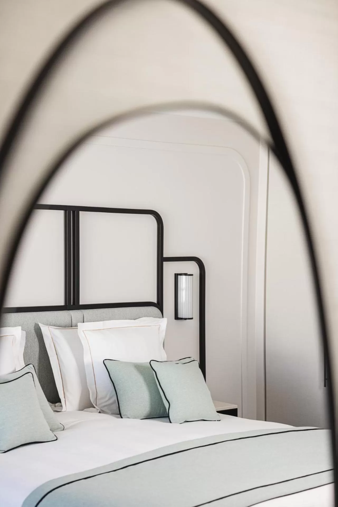 Bed in Mondrian Cannes