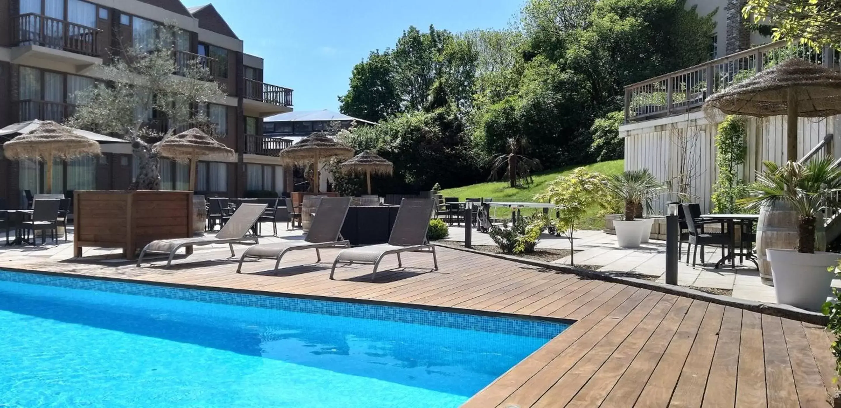 Swimming Pool in Hotel Restaurant Van Der Valk Nivelles-Sud