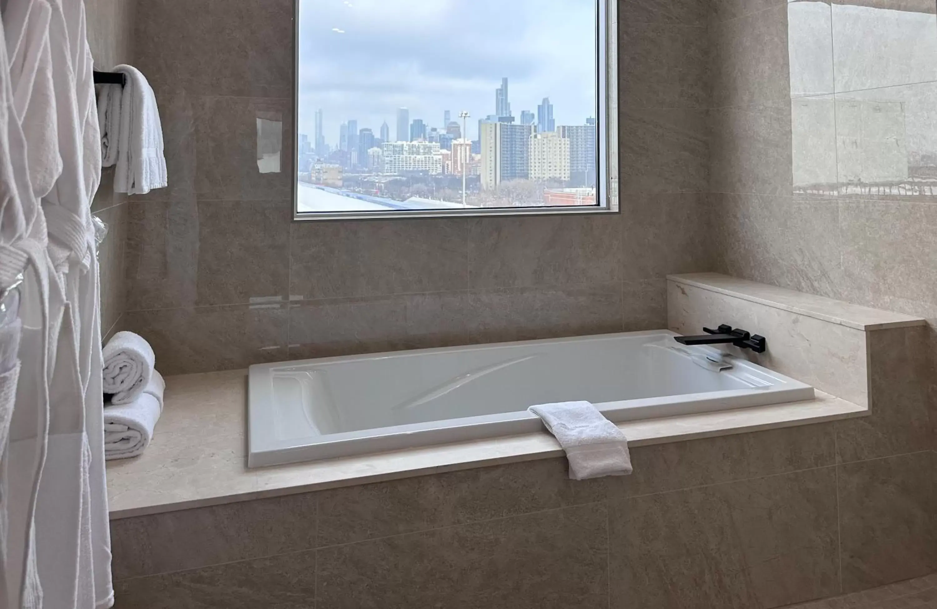 Bathroom in SpringHill Suites by Marriott Chicago Chinatown