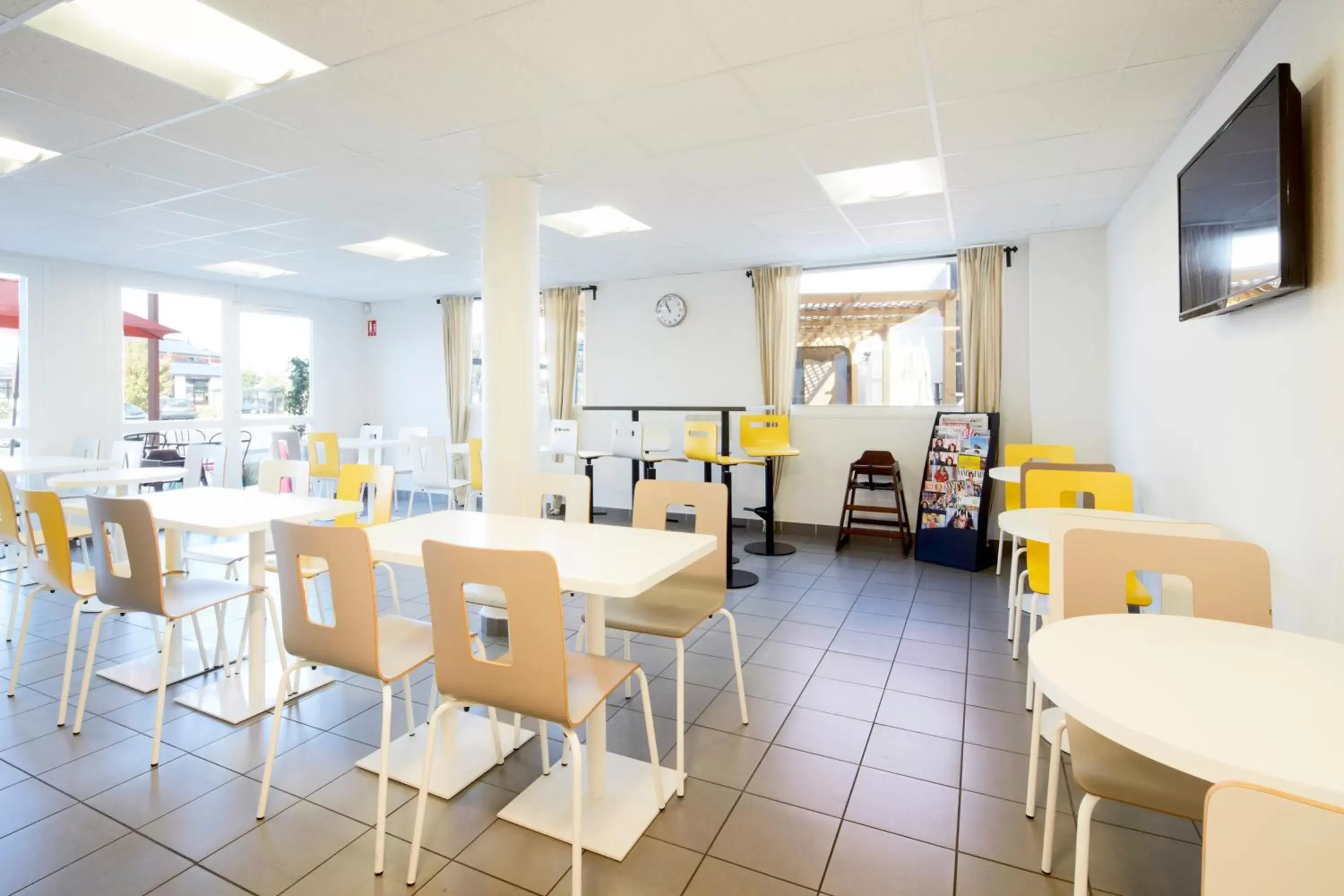 Staff, Restaurant/Places to Eat in Premiere Classe Valence Nord - Saint Marcel Les Valence