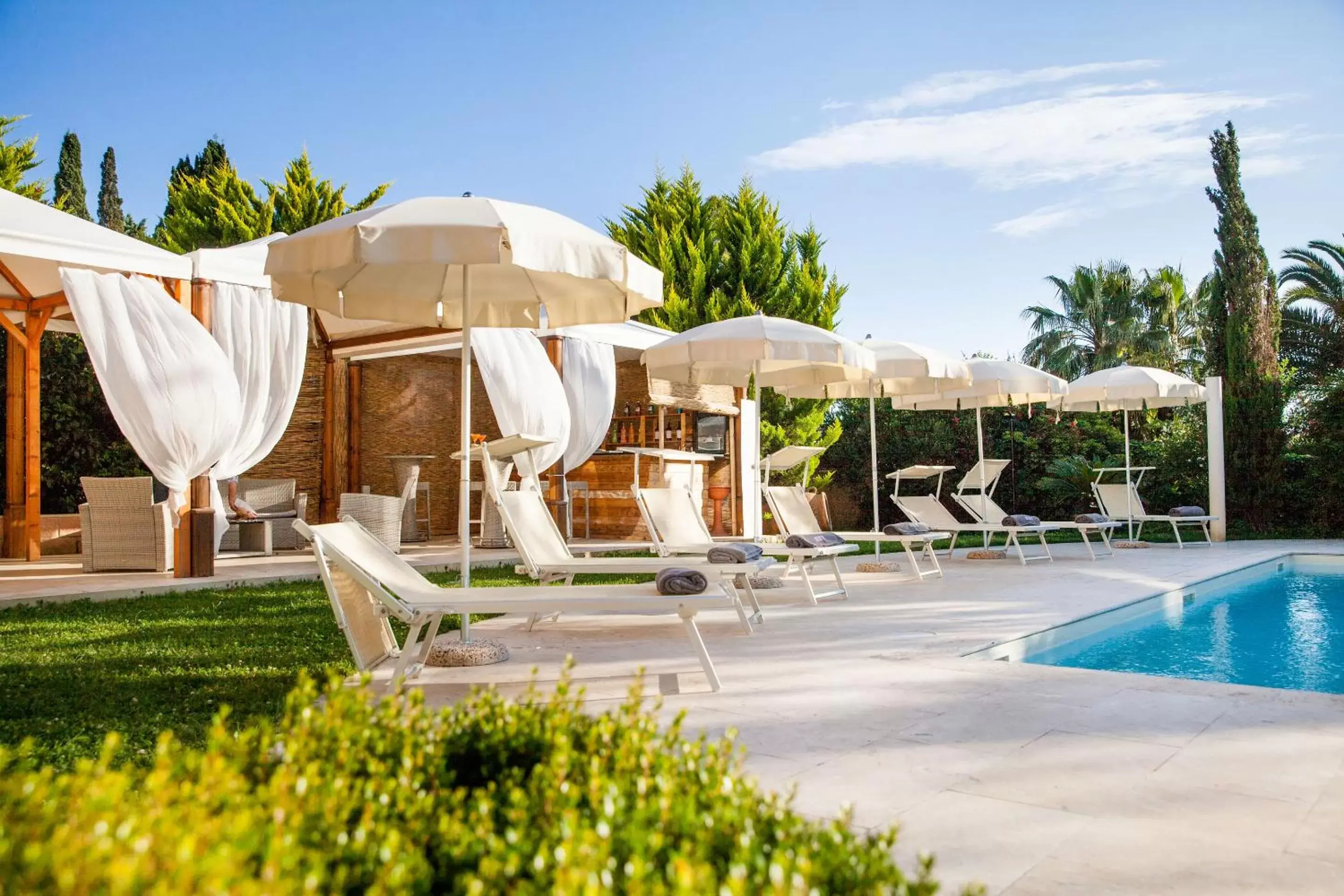 Garden, Swimming Pool in Ostia Antica Park Hotel & Spa