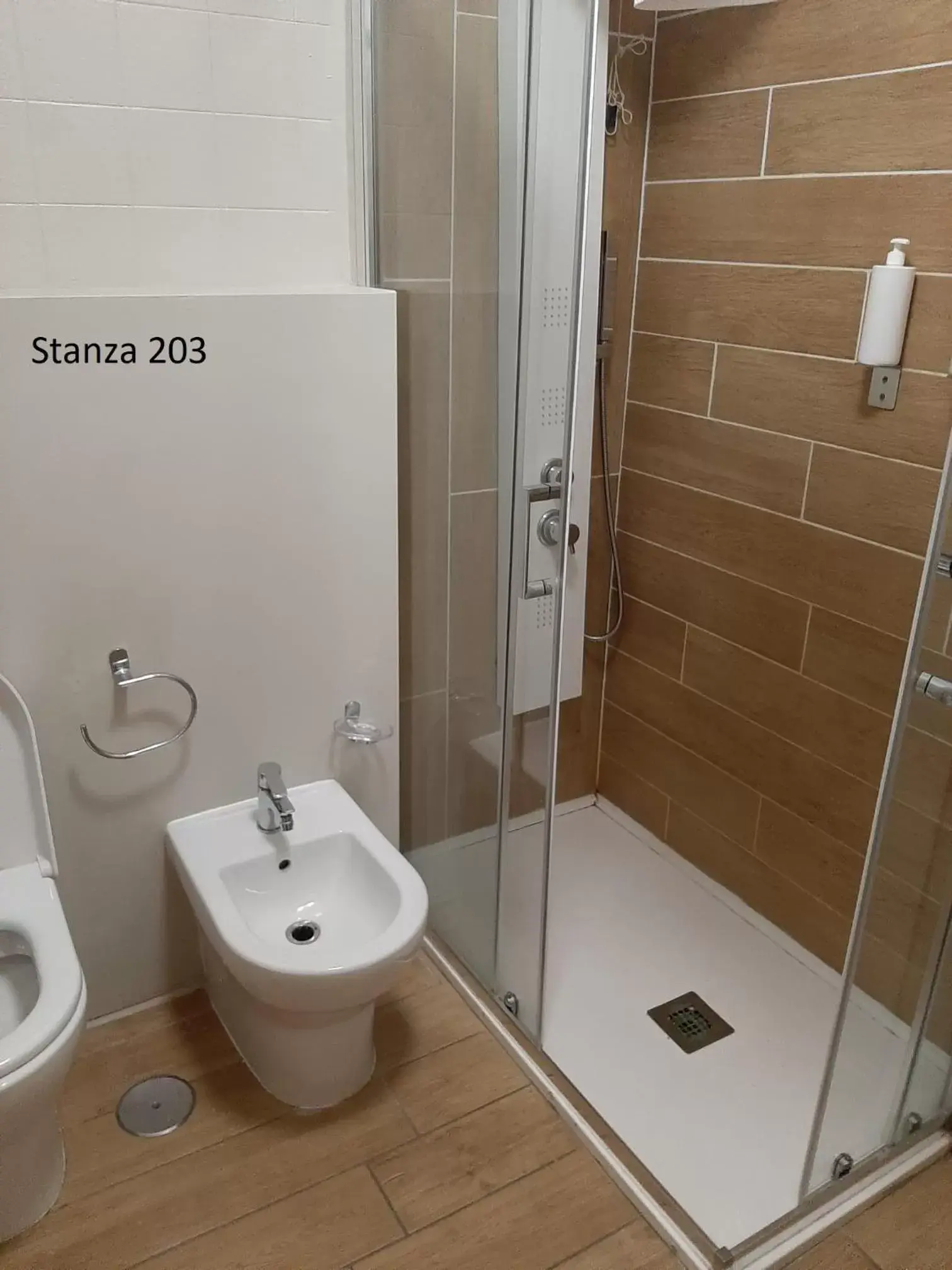 Bathroom in Hotel Pizboè