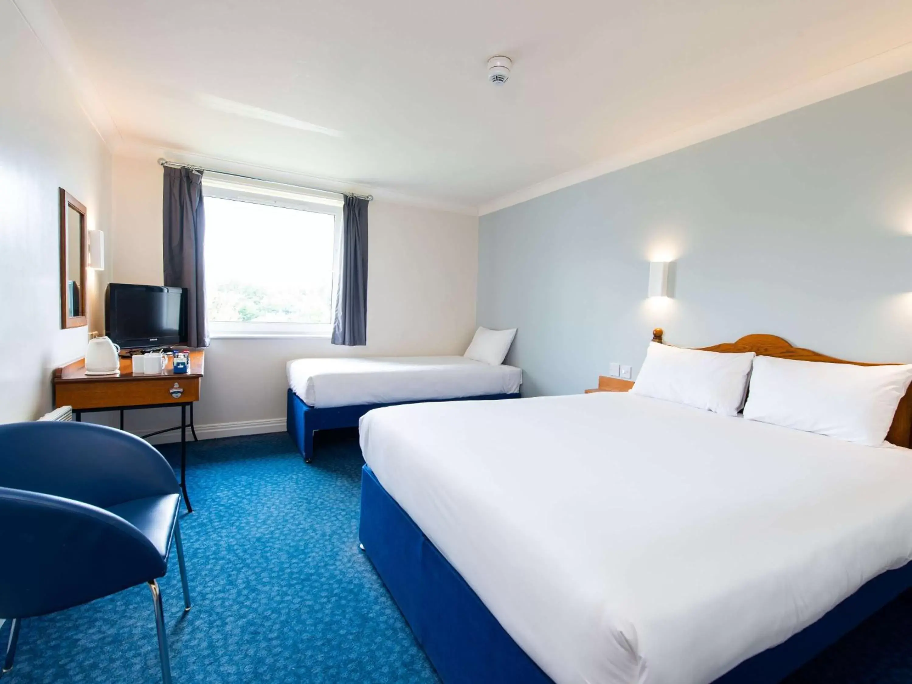 Bedroom in ibis budget Glasgow Cumbernauld