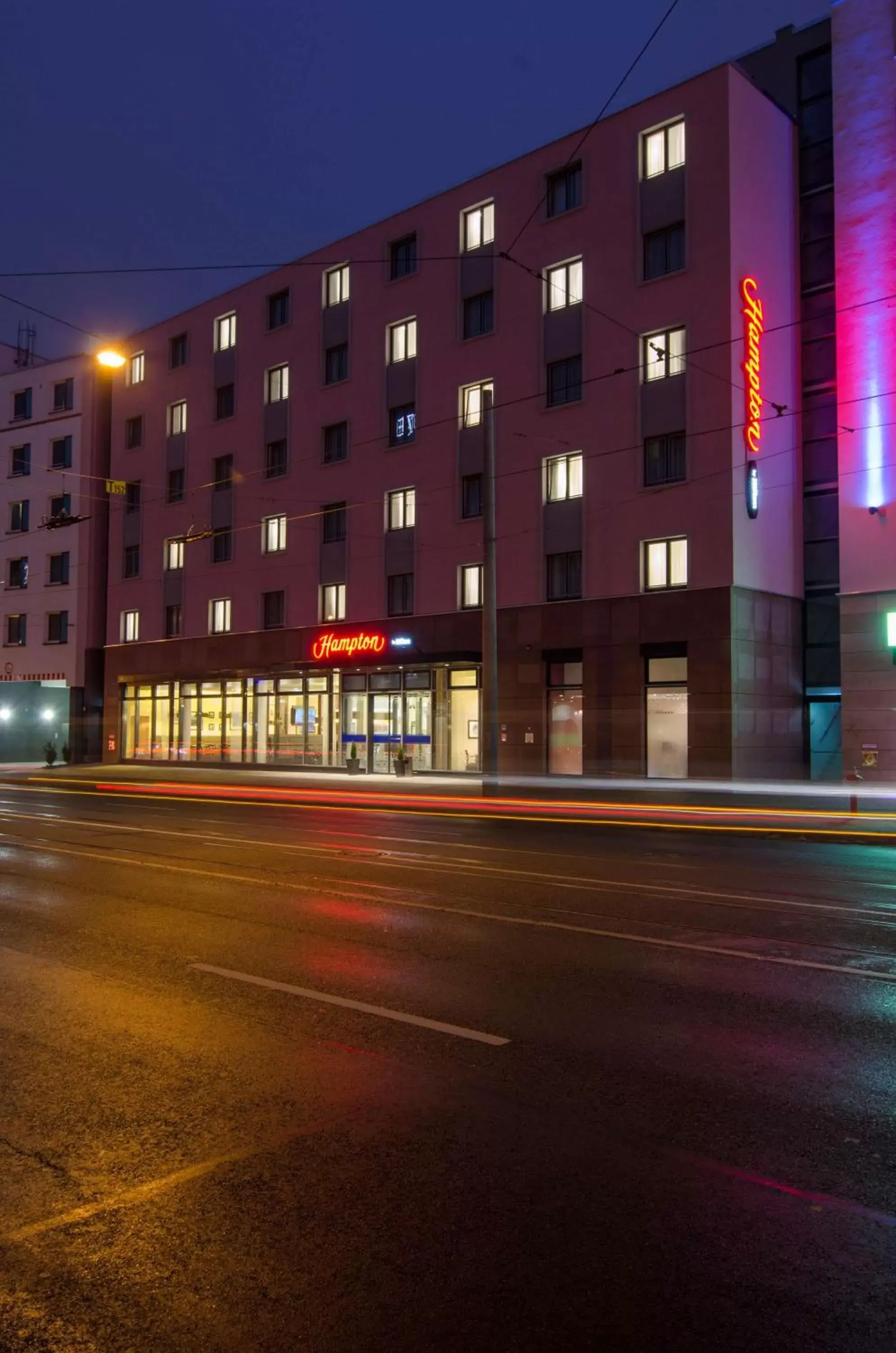 Lobby or reception, Property Building in Hampton by Hilton Nürnberg City Center