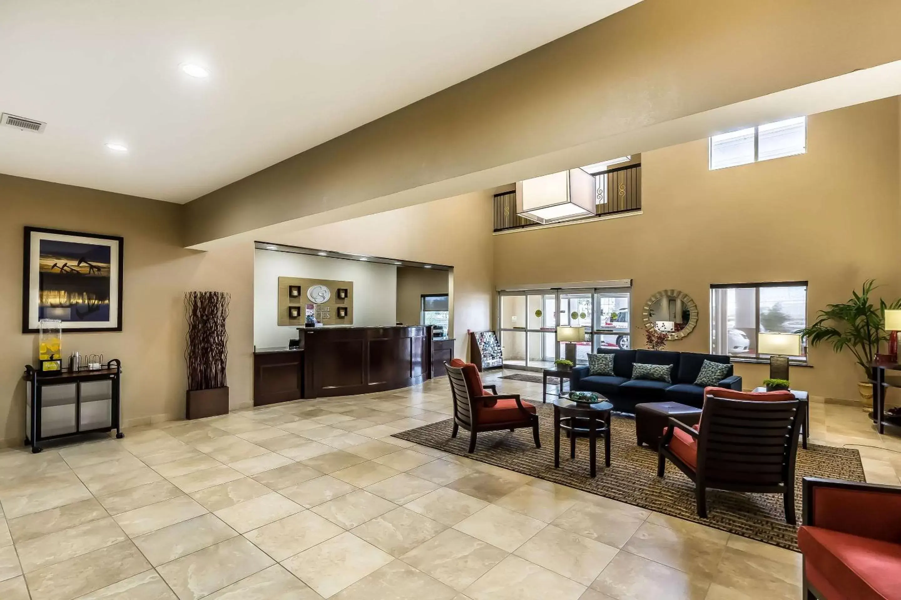 Lobby or reception in Comfort Suites Houston IAH Airport - Beltway 8