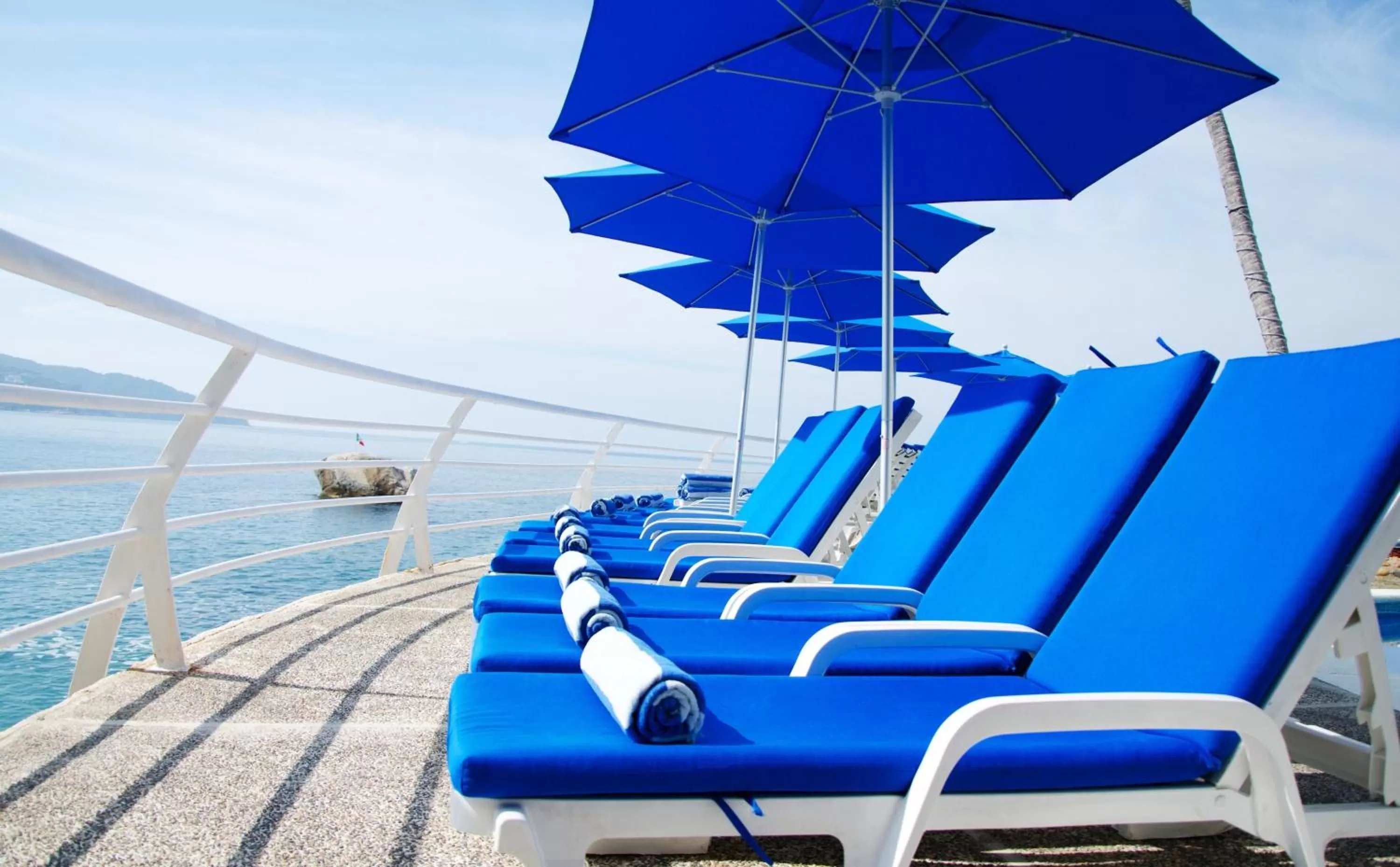 Swimming pool in Holiday Inn Resort Acapulco, an IHG Hotel