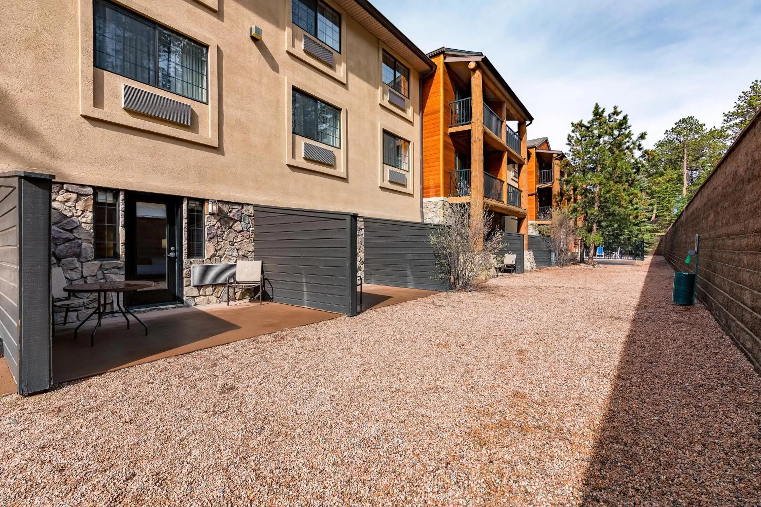 Patio, Property Building in Comfort Suites Golden West on Evergreen Parkway