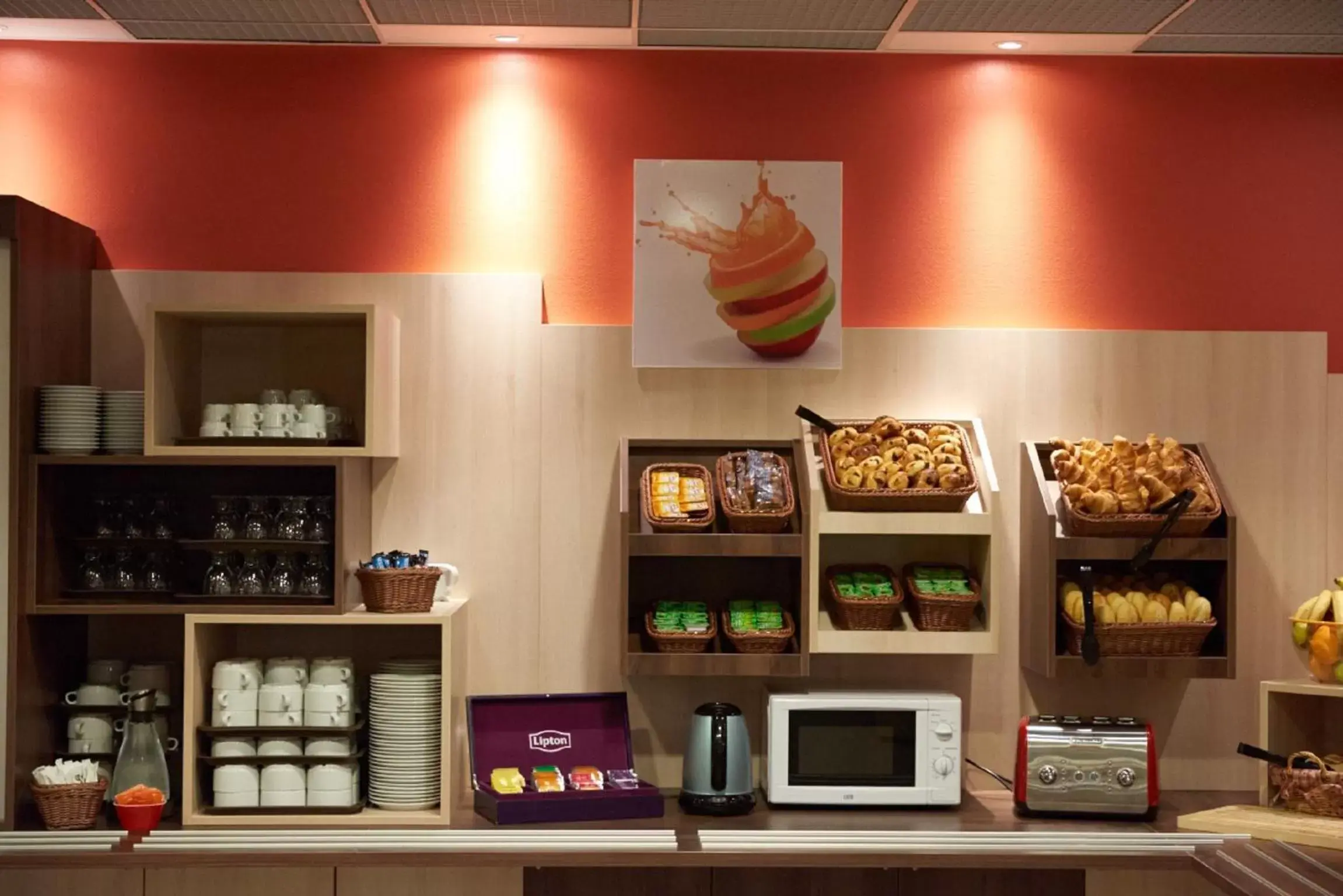 Continental breakfast, Coffee/Tea Facilities in Ace Hôtel Paris Roissy