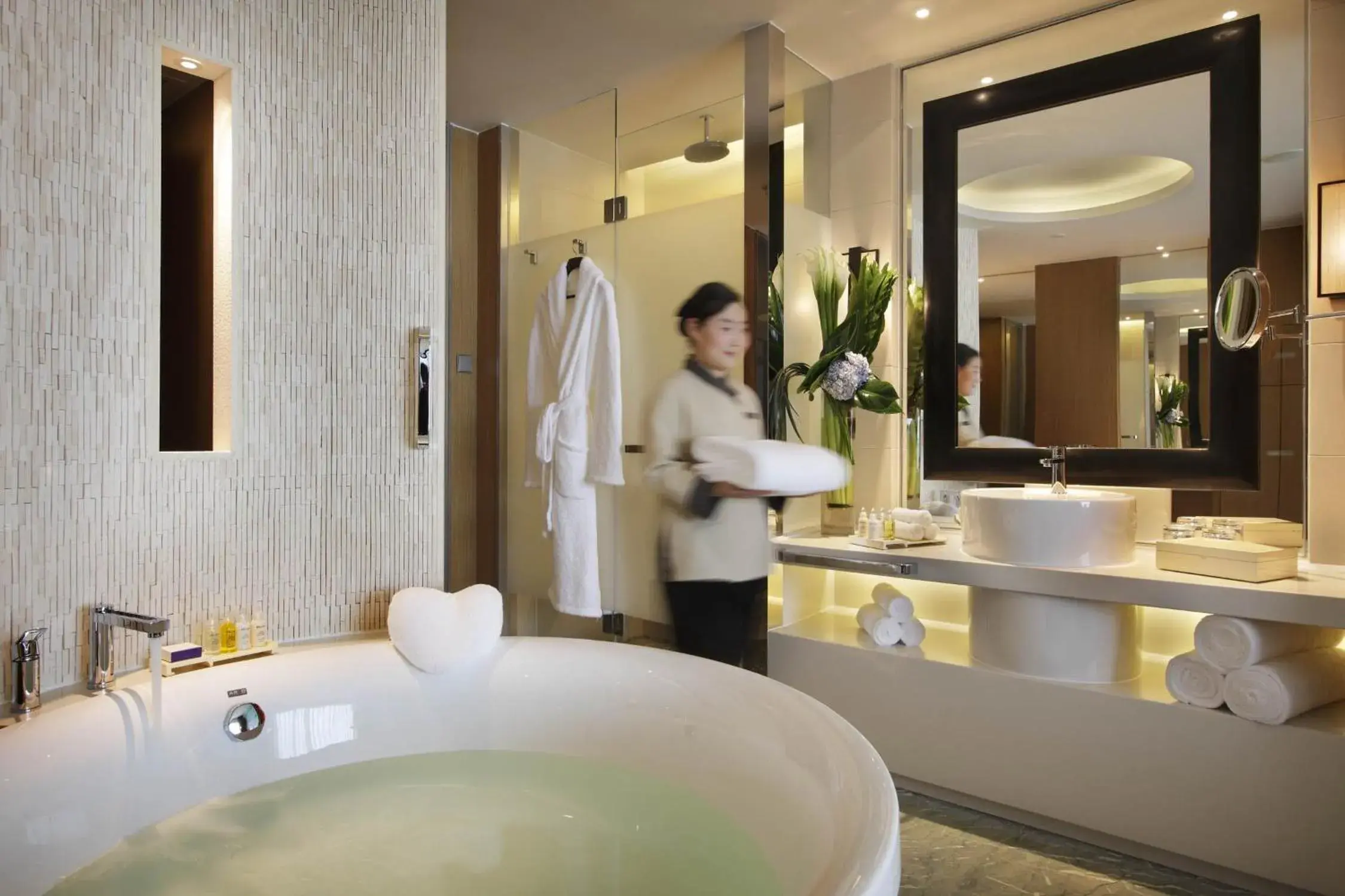 Bedroom, Bathroom in InterContinental Suzhou Hotel, an IHG Hotel