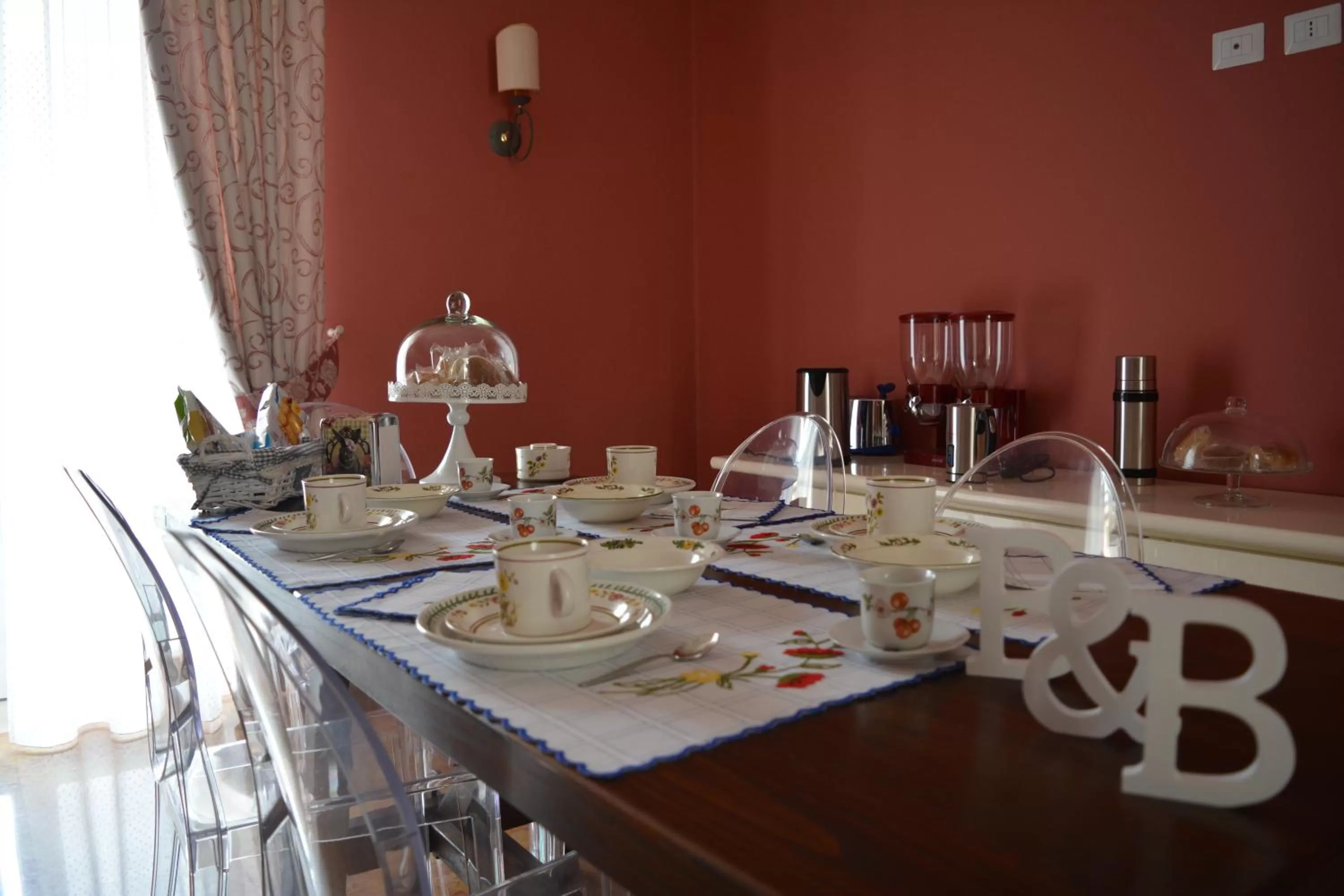 Decorative detail, Restaurant/Places to Eat in Allaportaccanto Bed & Breakfast