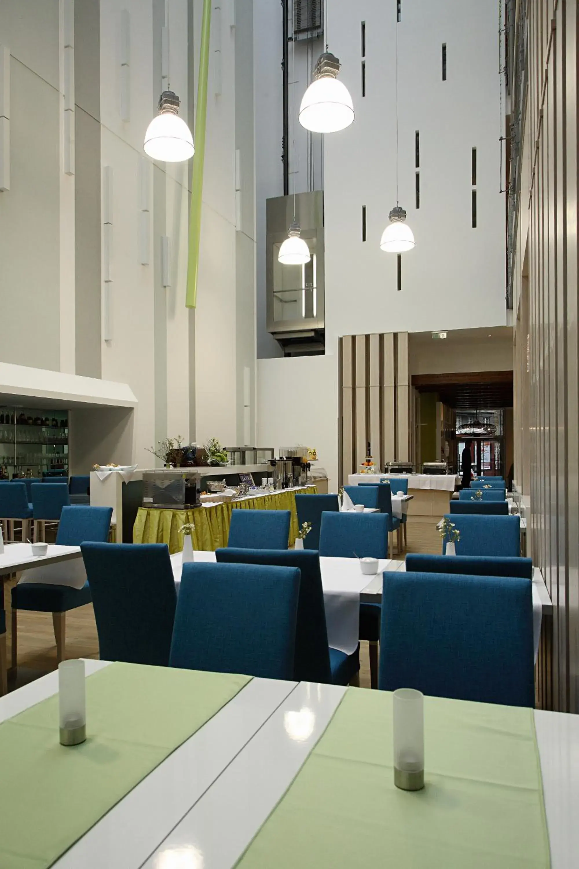 Restaurant/places to eat in Atrium Fashion Hotel Restaurant/places to eat in Atrium Fashion Hotel