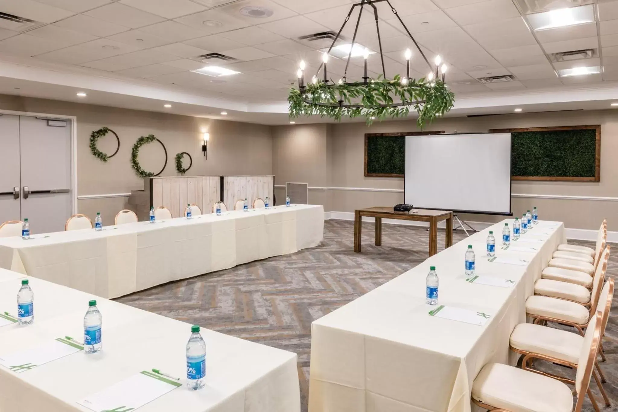 Meeting/conference room, Business Area/Conference Room in Holiday Inn Manahawkin/Long Beach Island, an IHG Hotel