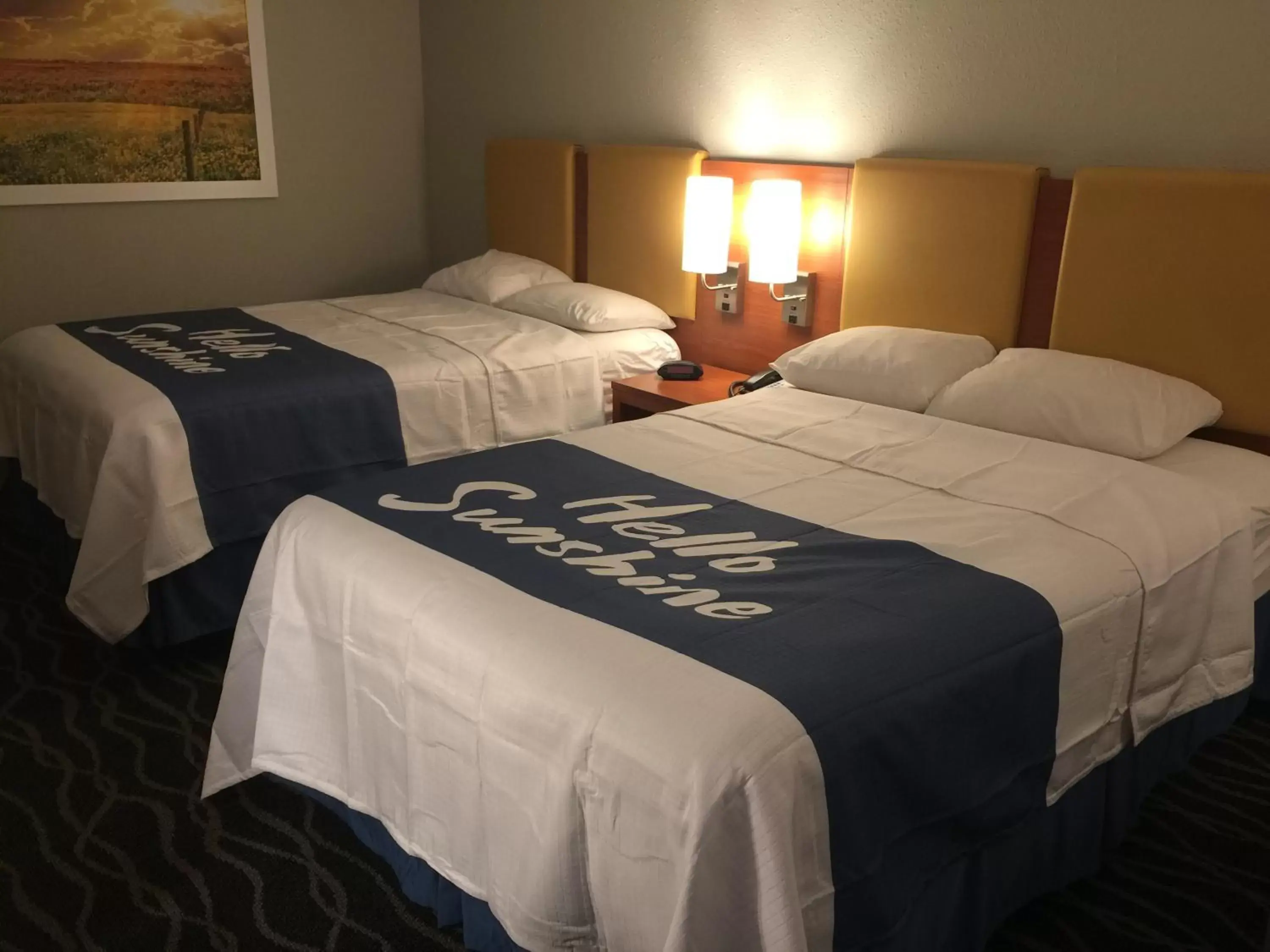 Bedroom, Bed in Days Inn & Suites by Wyndham Cincinnati North