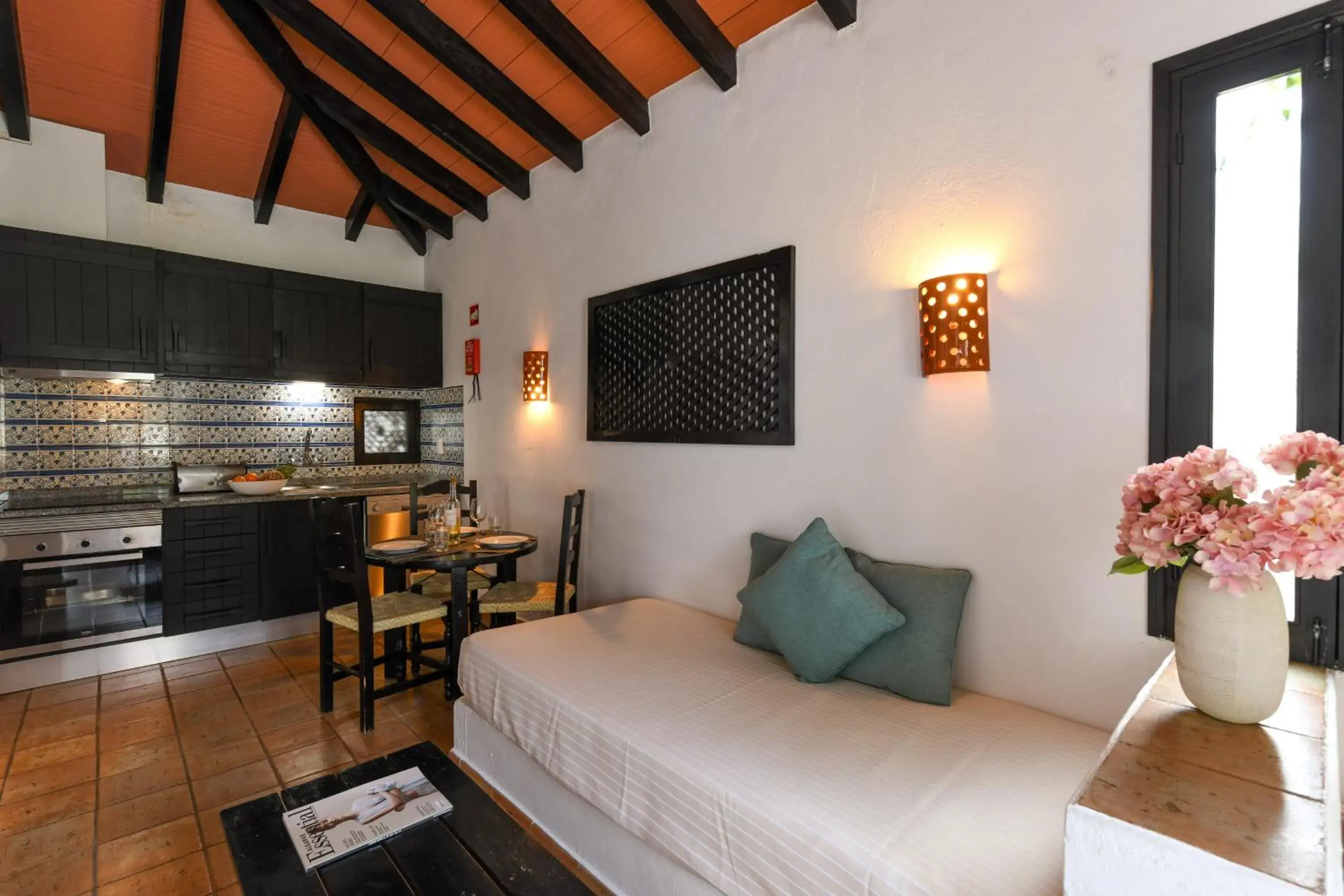 Bed in Pedras Da Rainha Bed in Pedras Da Rainha