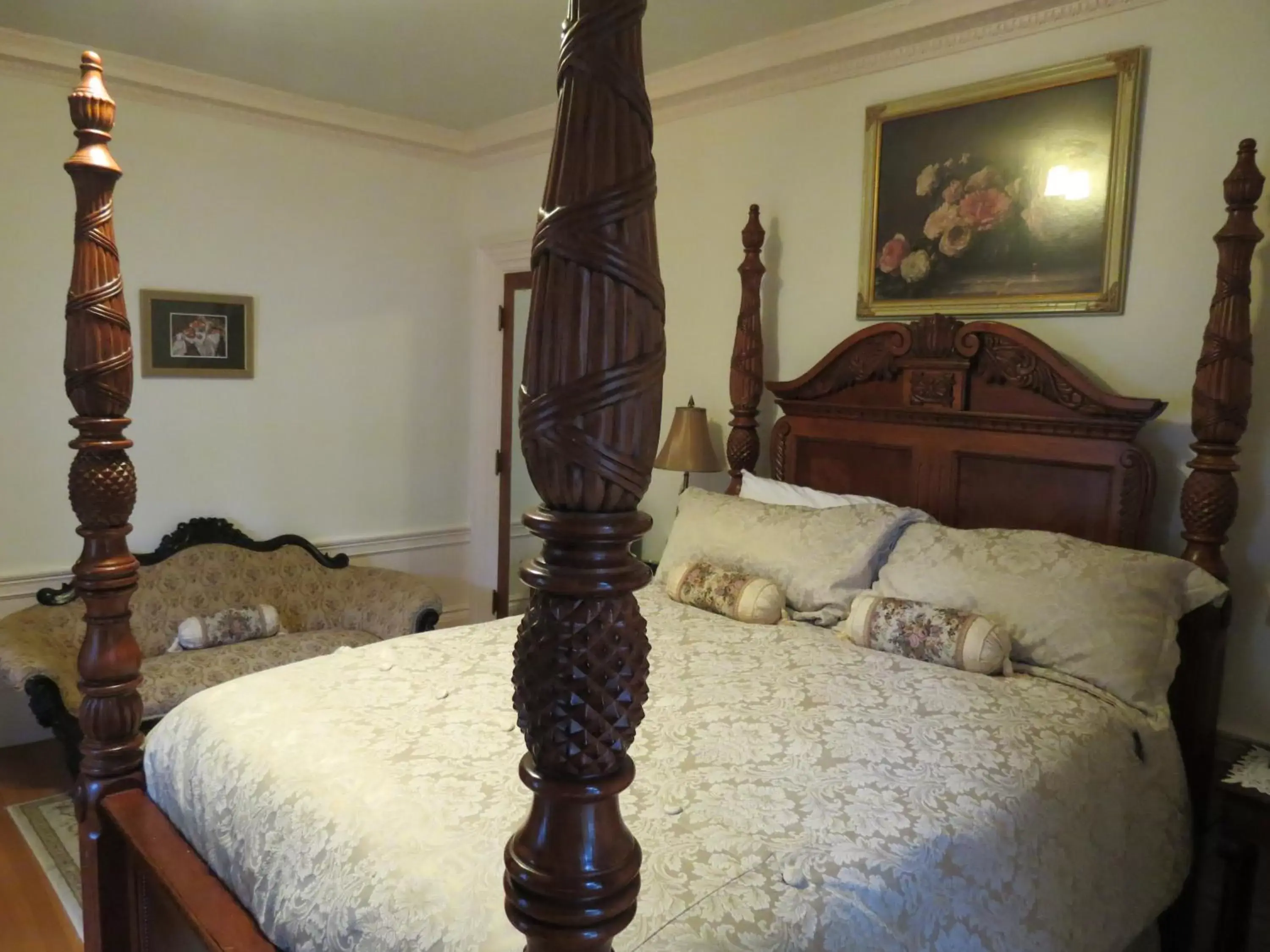 Bed, Room Photo in Silver Fountain Inn