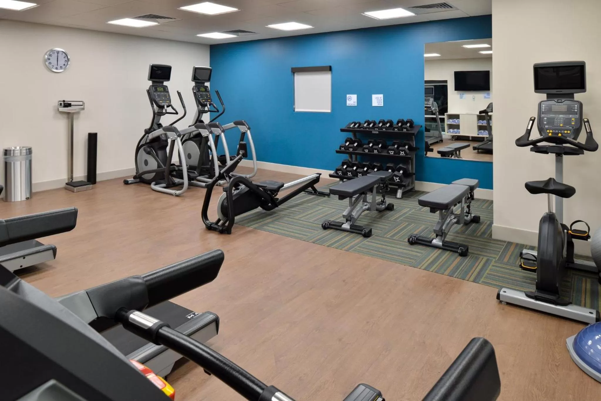 Fitness centre/facilities in Holiday Inn Express Orlando - South Park by IHG