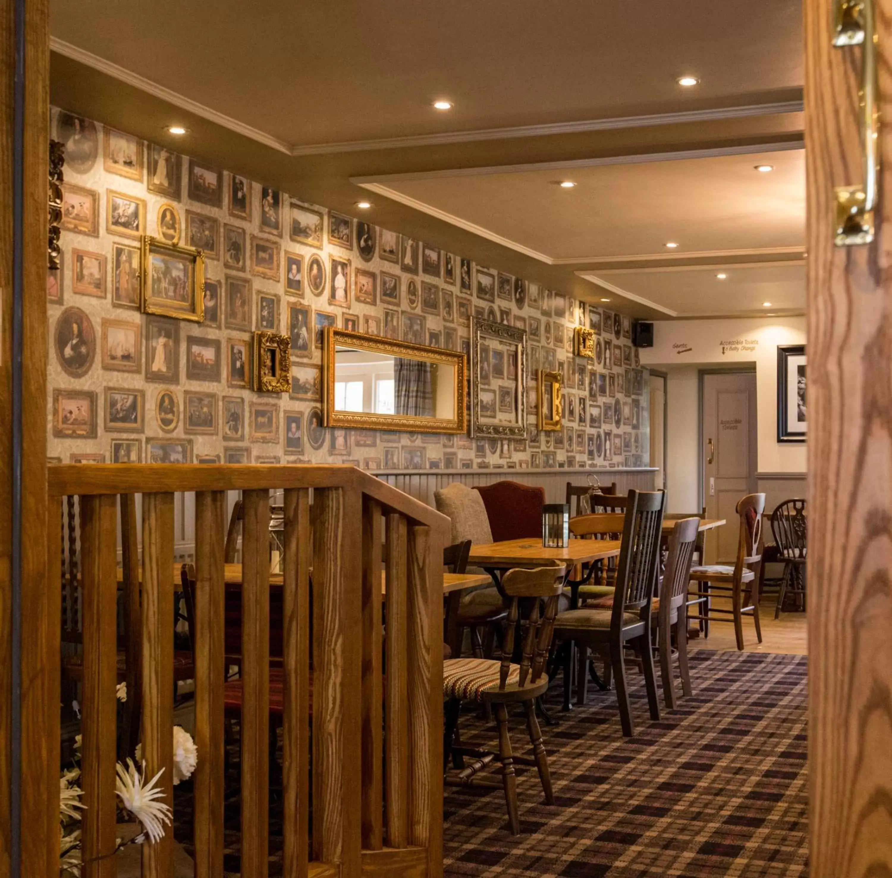 Restaurant/Places to Eat in The White Lion Inn