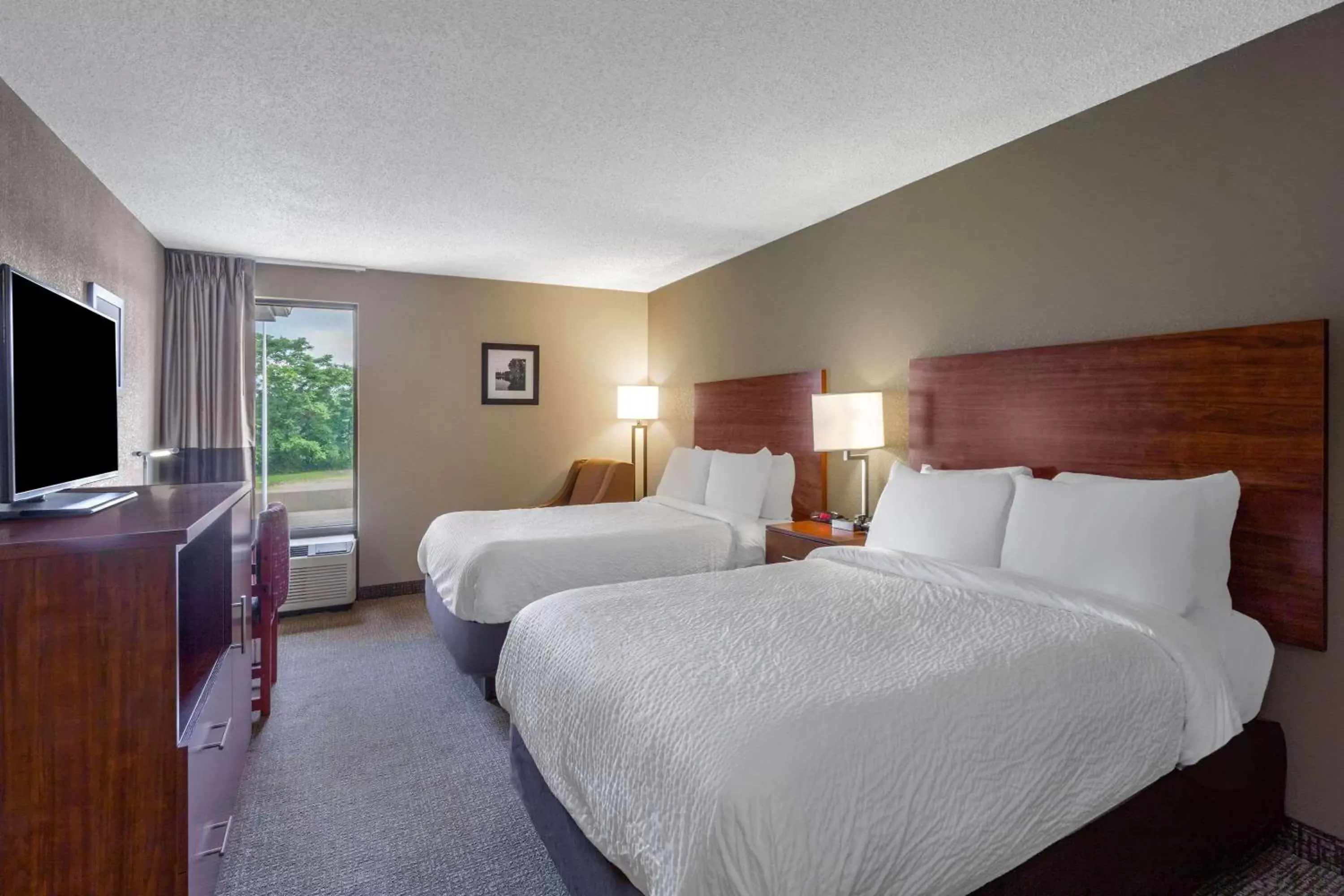 Photo of the whole room, Bed in Days Inn by Wyndham Blairsville