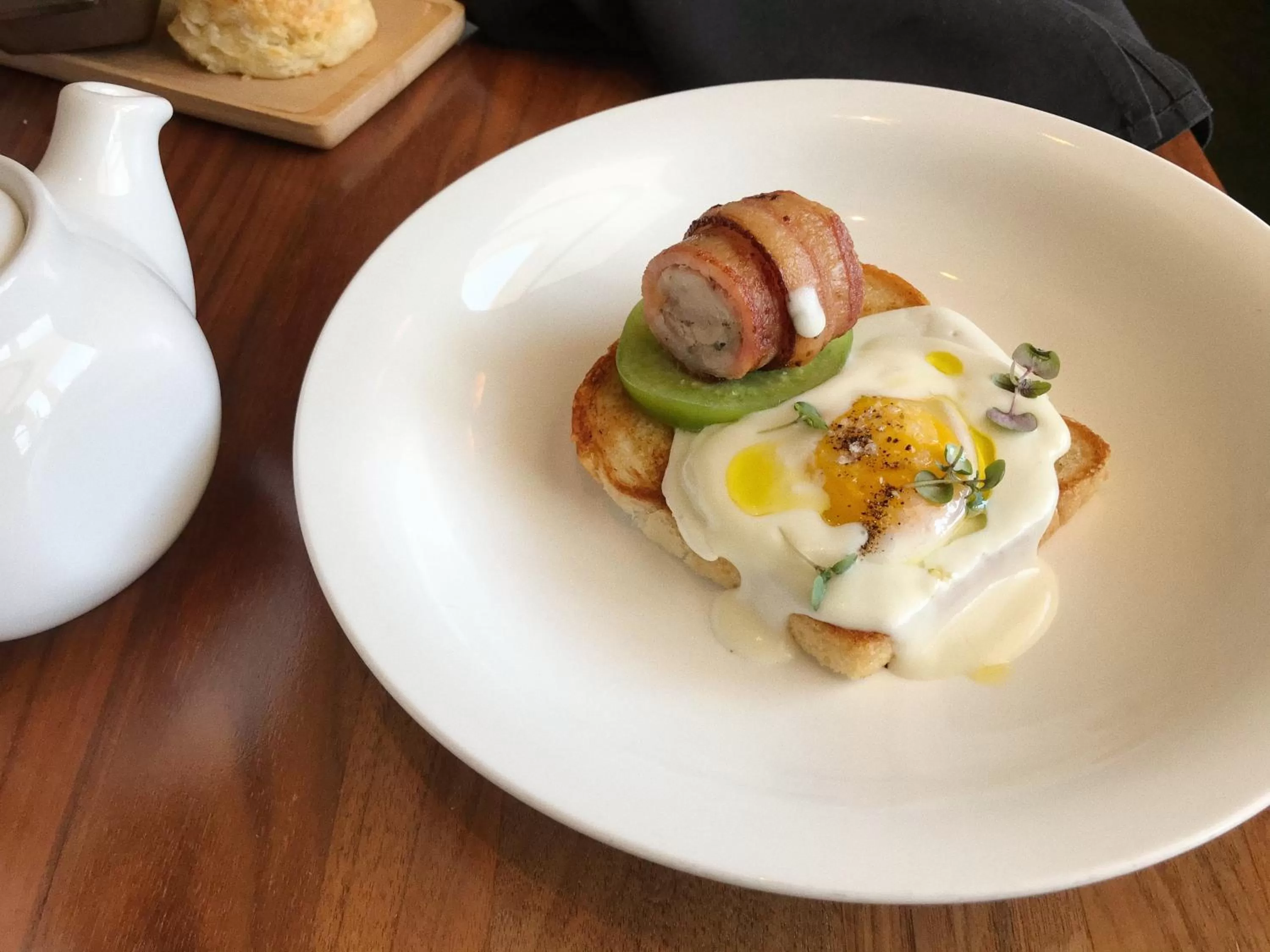 Restaurant/places to eat in Hotel Ella