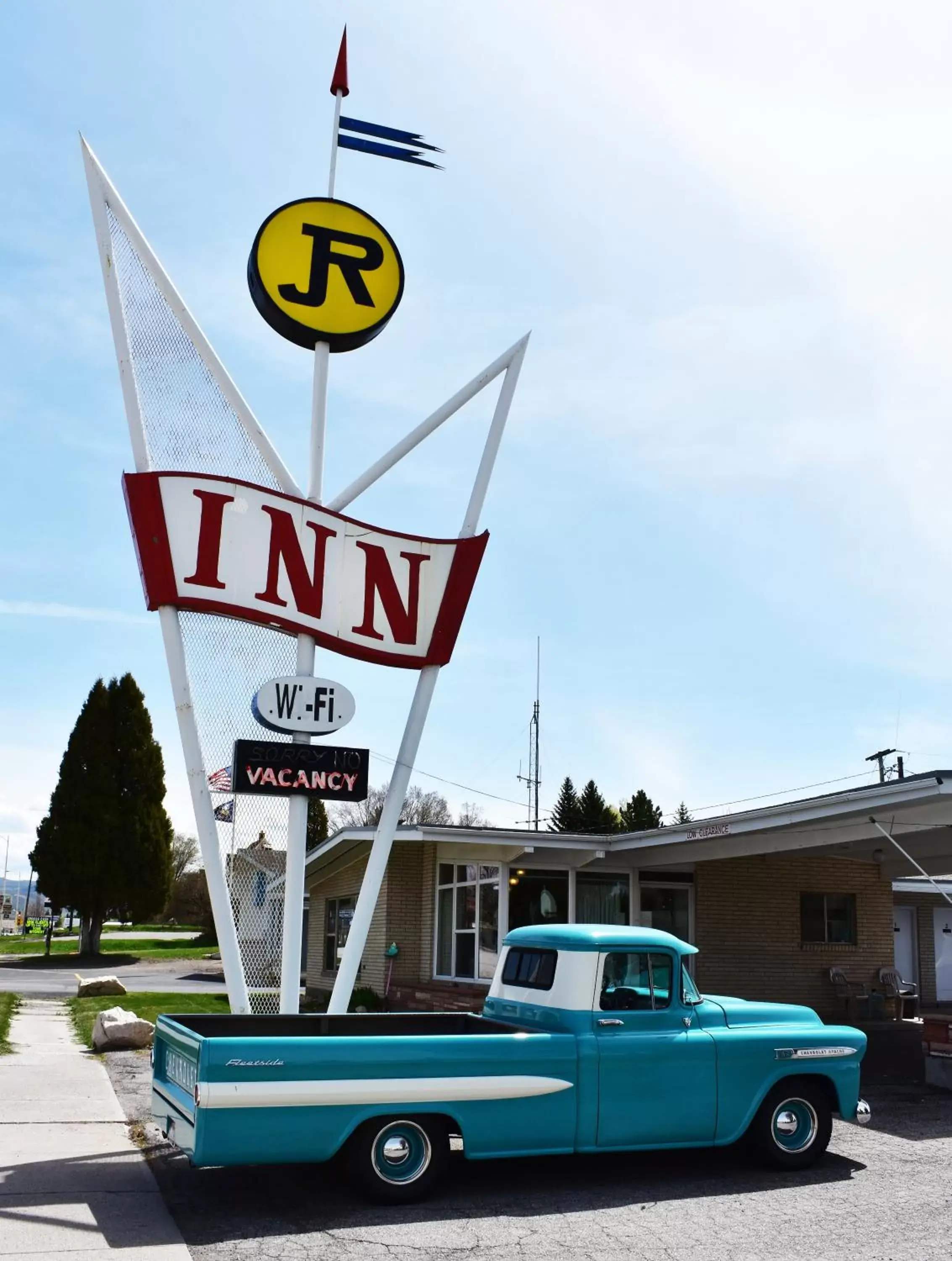 Facade/entrance in JR Inn