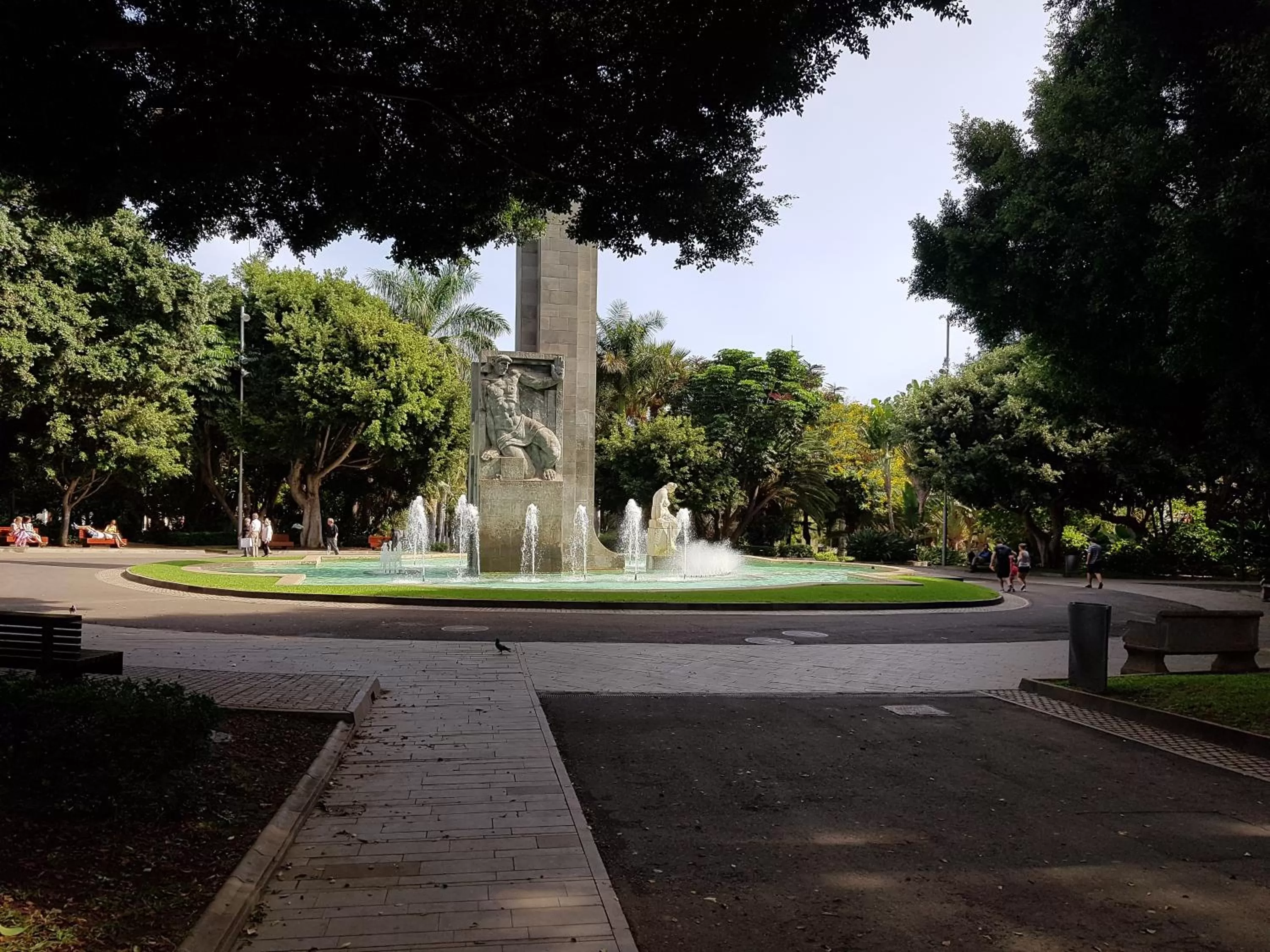 Nearby landmark, Property Building in Tenerife Rooms S. C.