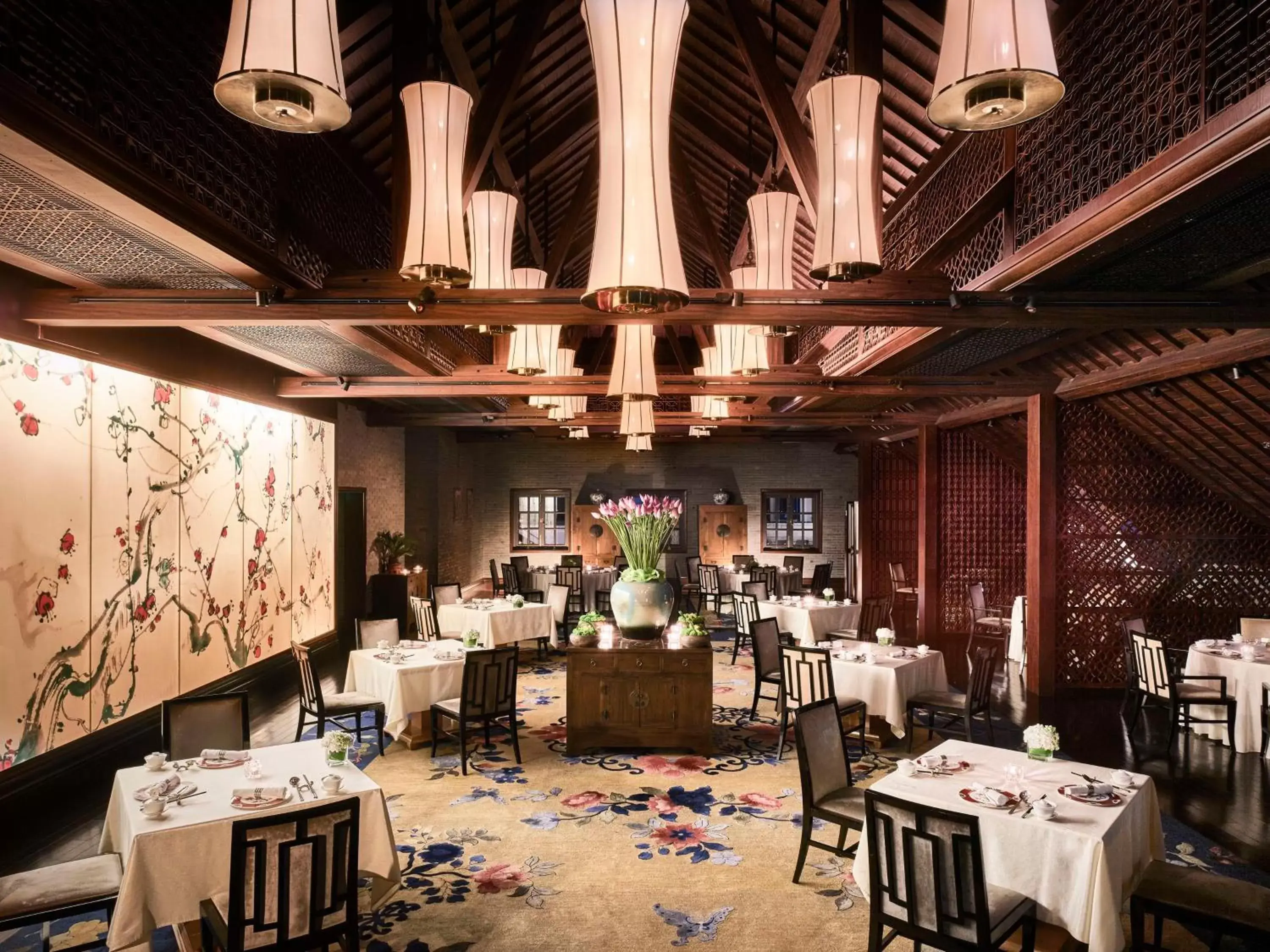 Restaurant/Places to Eat in Waldorf Astoria Shanghai on the Bund