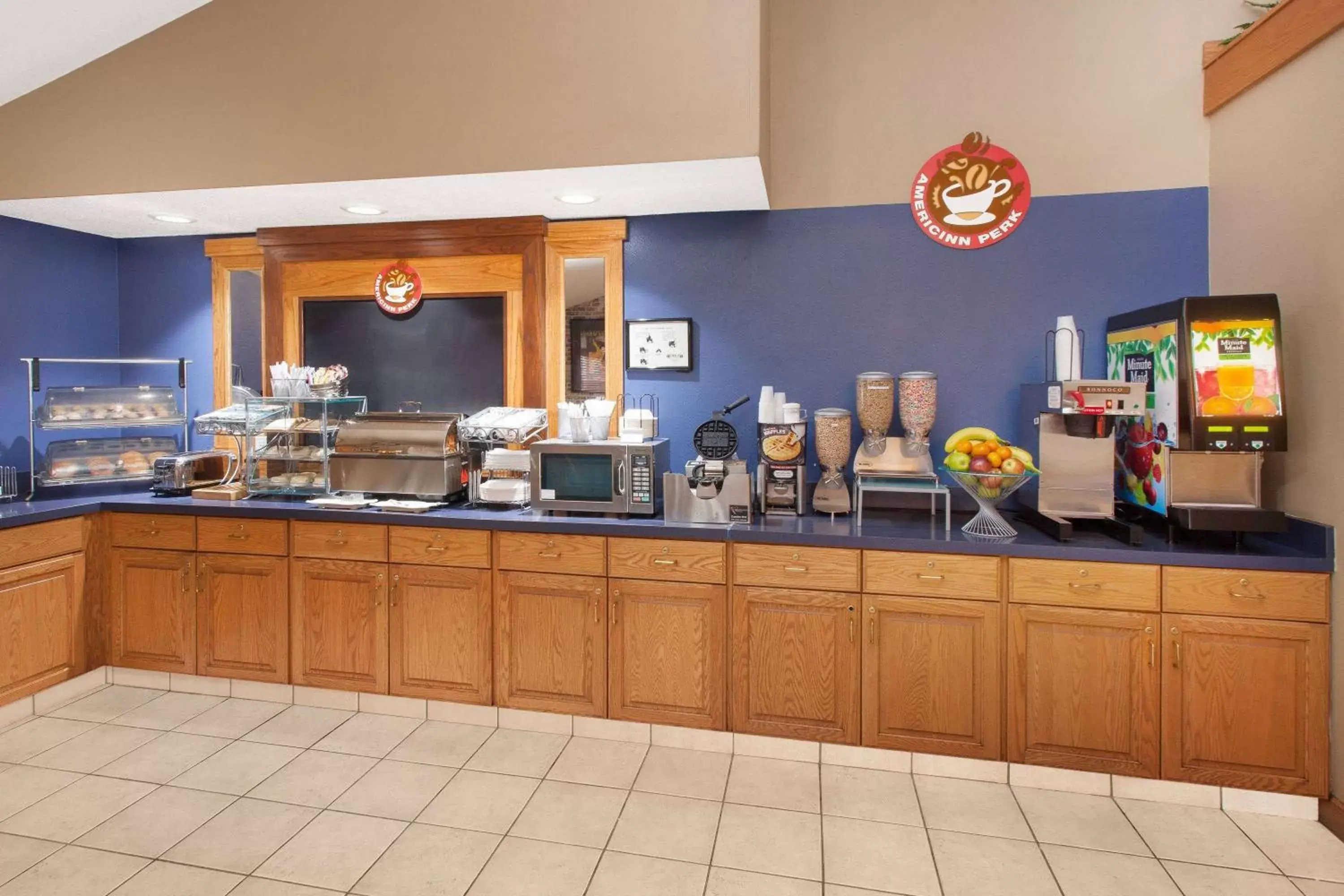 Restaurant/Places to Eat in AmericInn by Wyndham Webster City