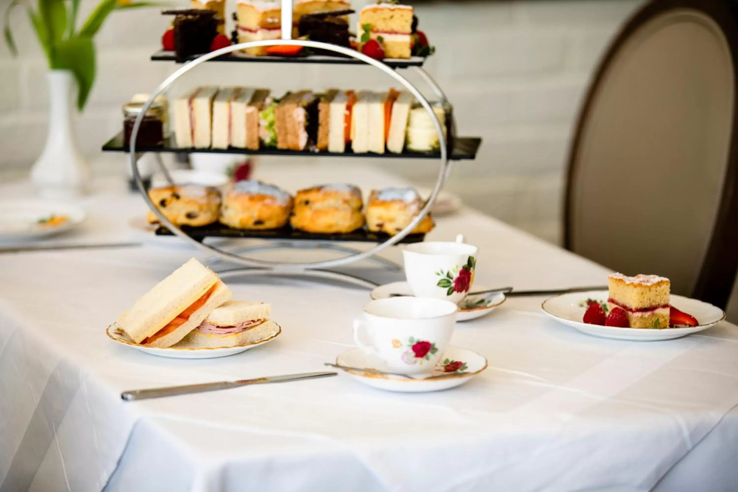 Food and drinks in The Beachcroft Hotel, BW Signature Collection Food and drinks in The Beachcroft Hotel, BW Signature Collection