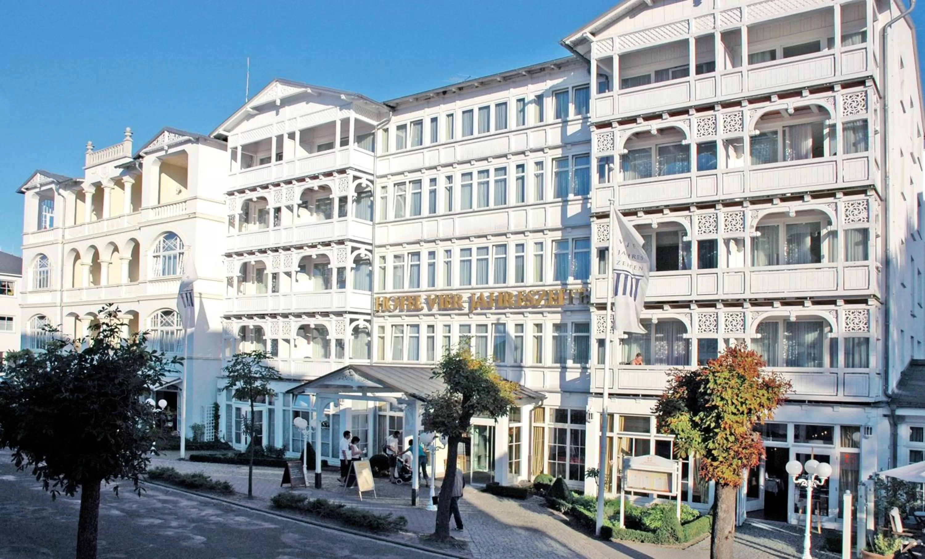 Property building in Hotel Vier Jahreszeiten Binz