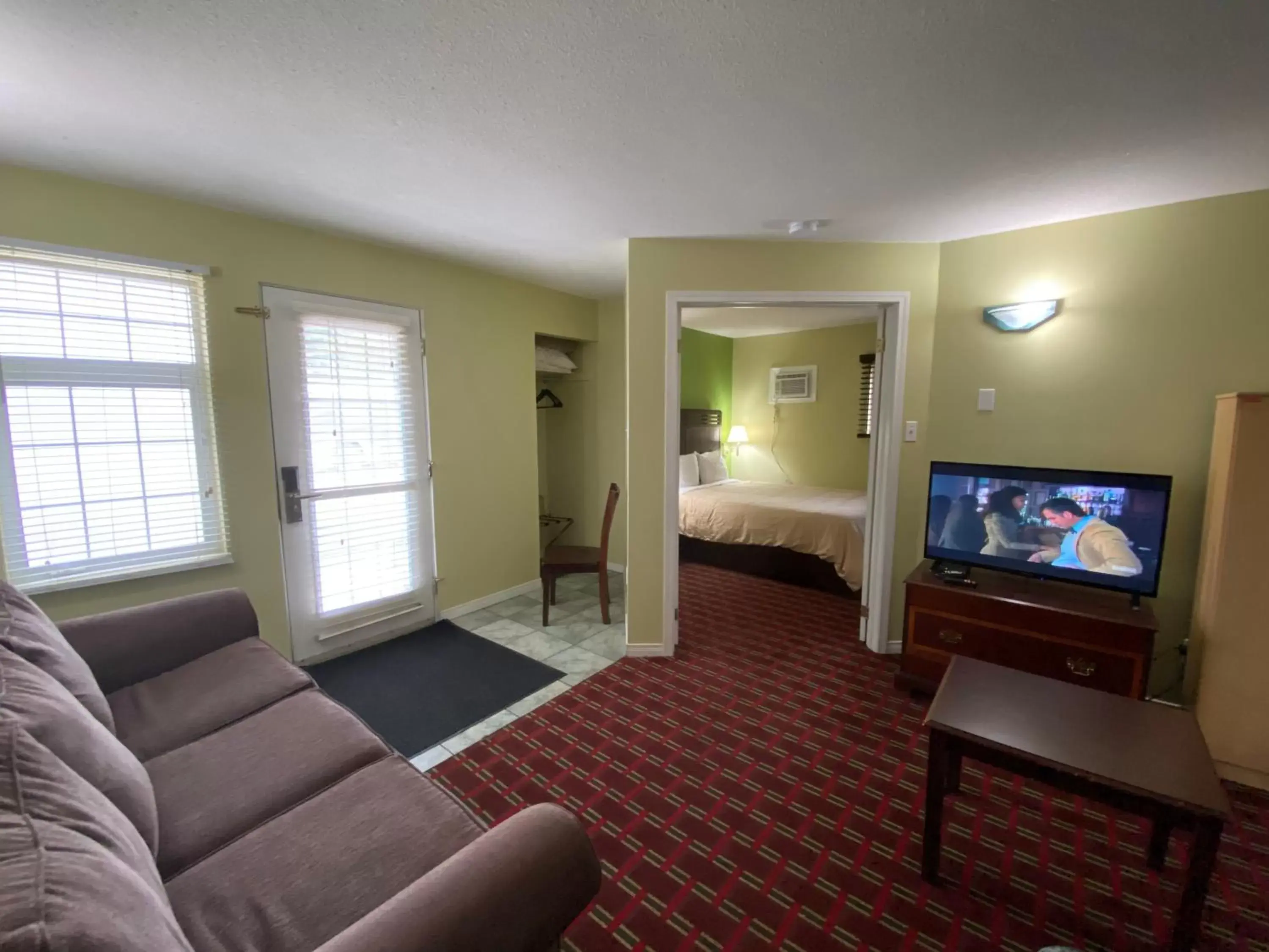 Seating Area in Lakeshore Suites