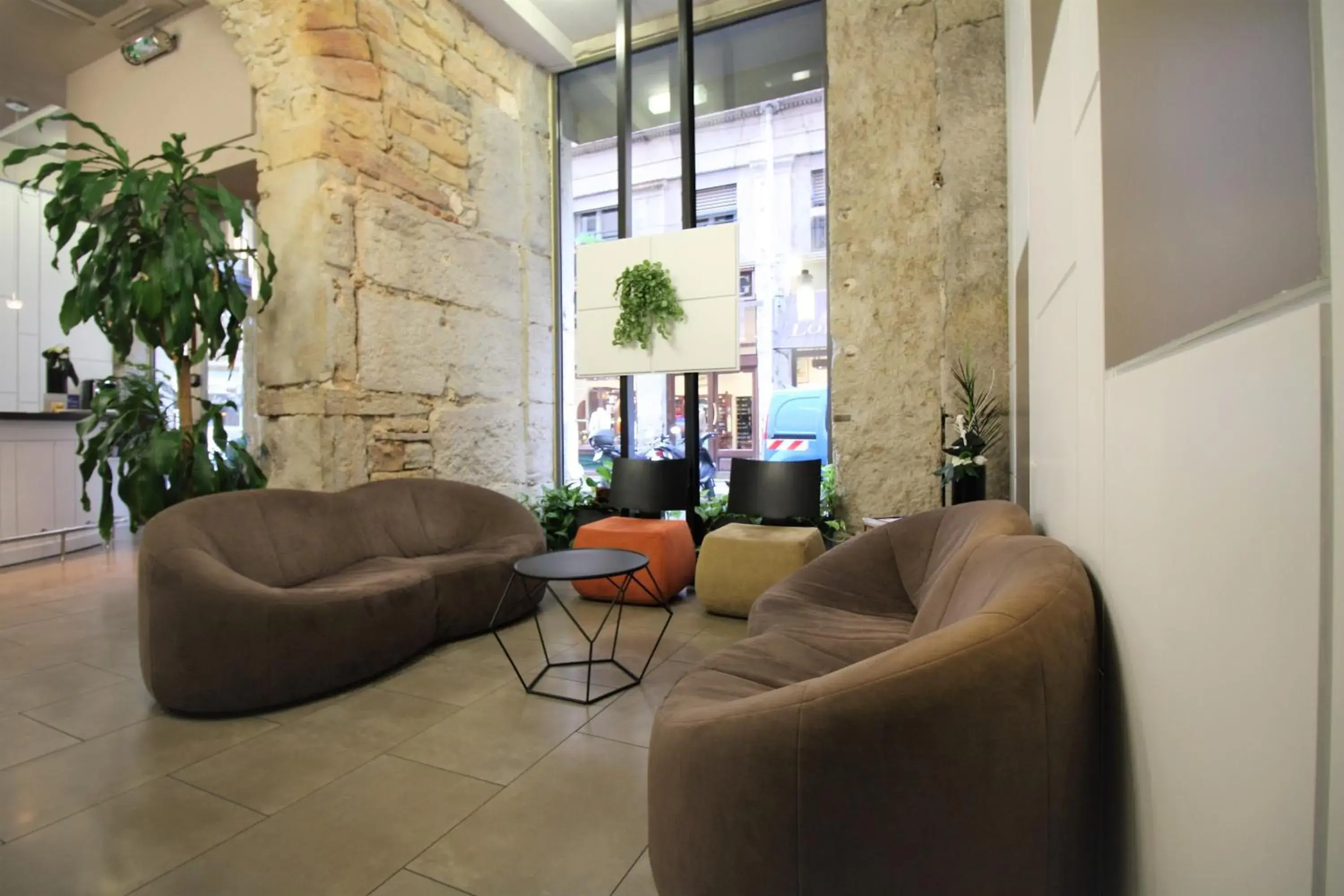 Communal lounge/ TV room, Seating Area in Best Western Lyon Saint-Antoine