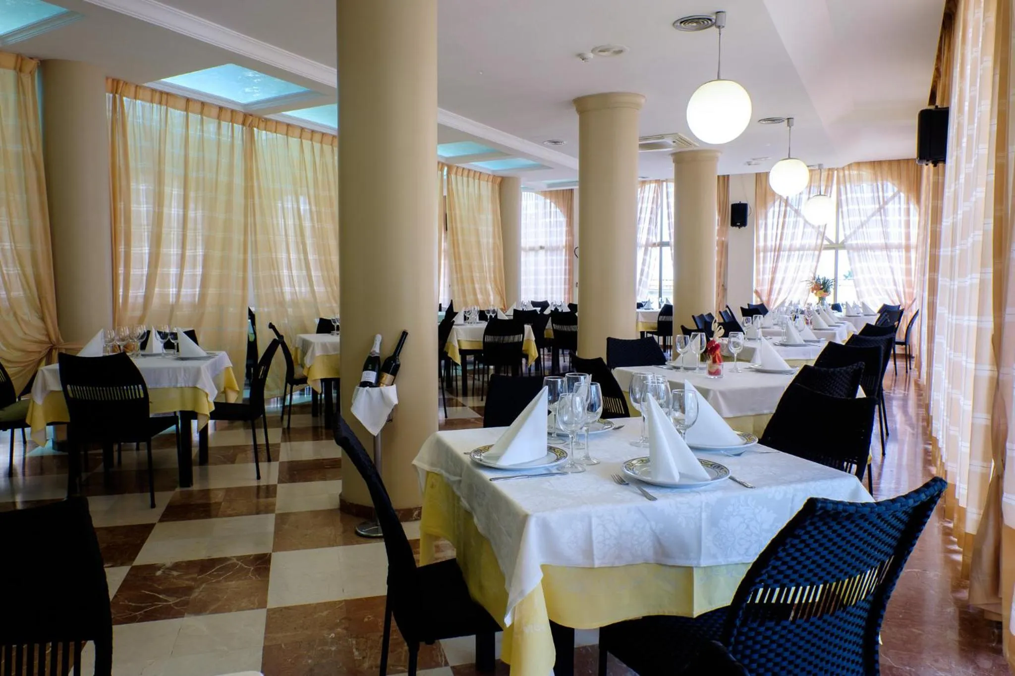 Restaurant/places to eat in Hotel Guardamar