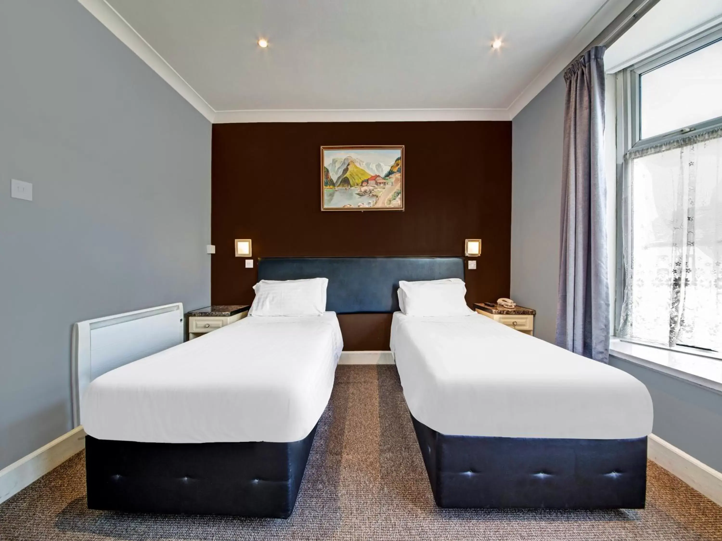 Standard Twin Room in OYO Bostons Manor Hotel Standard Twin Room in OYO Bostons Manor Hotel