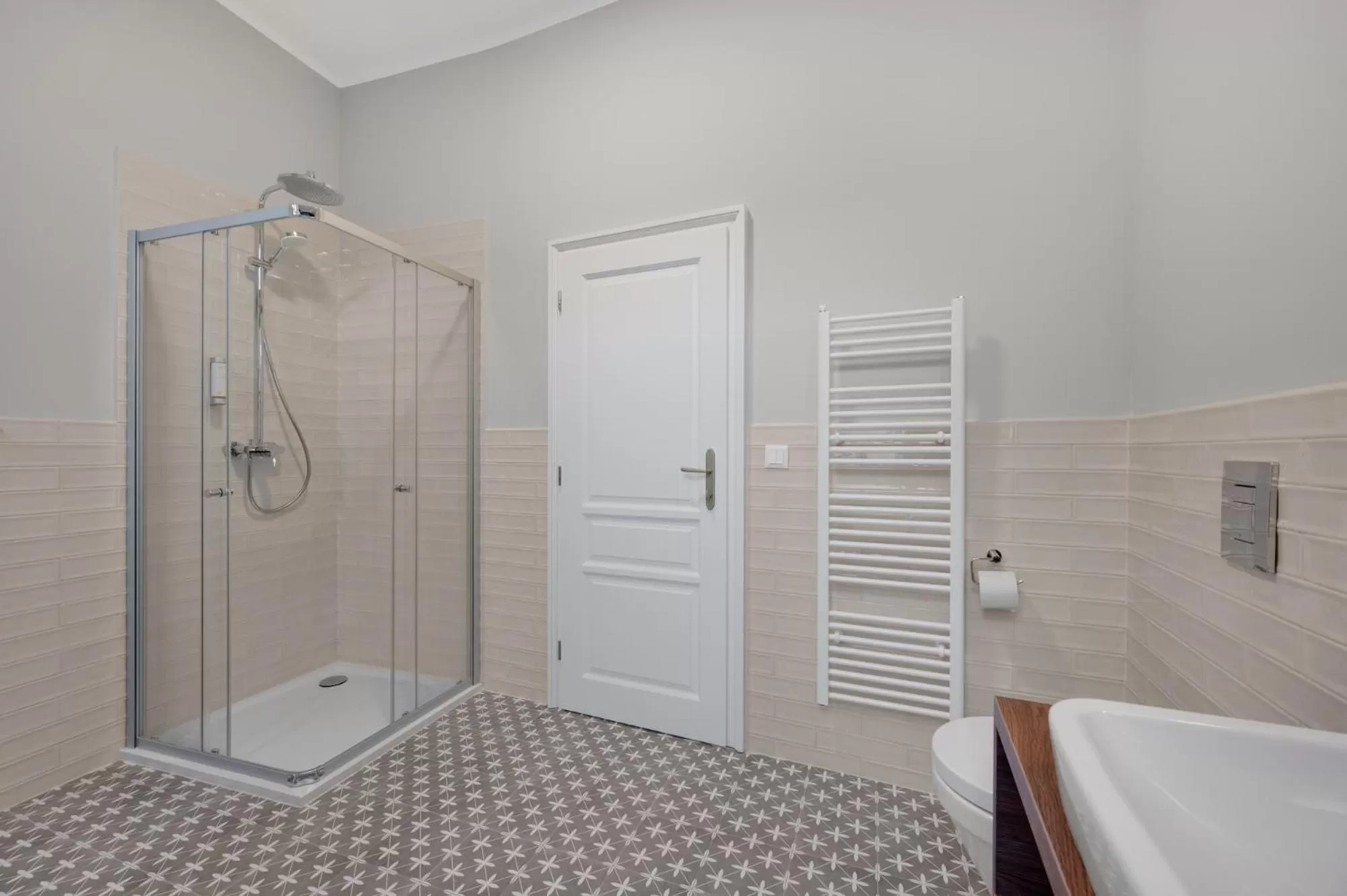 Shower in Palace Apartments