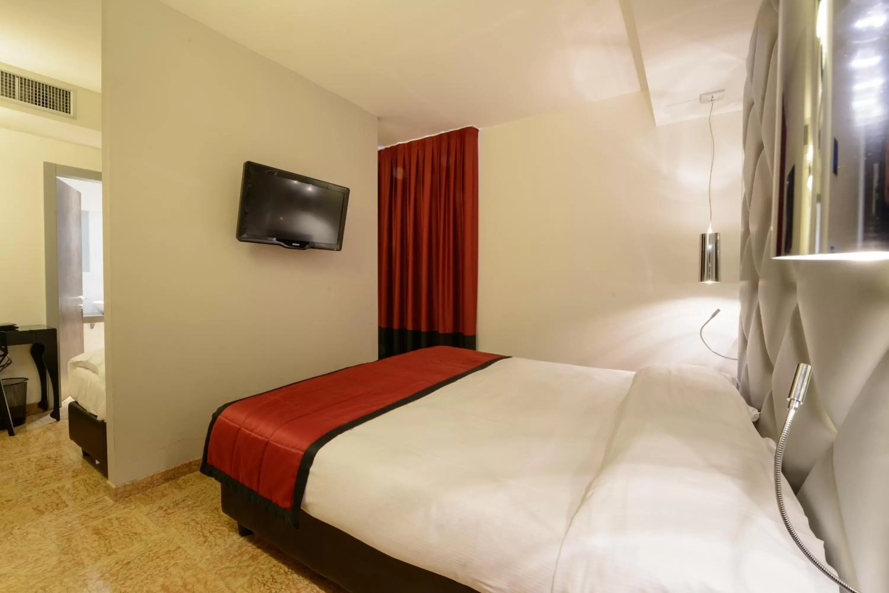 Photo of the whole room, Bed in Corte Ongaro Hotel