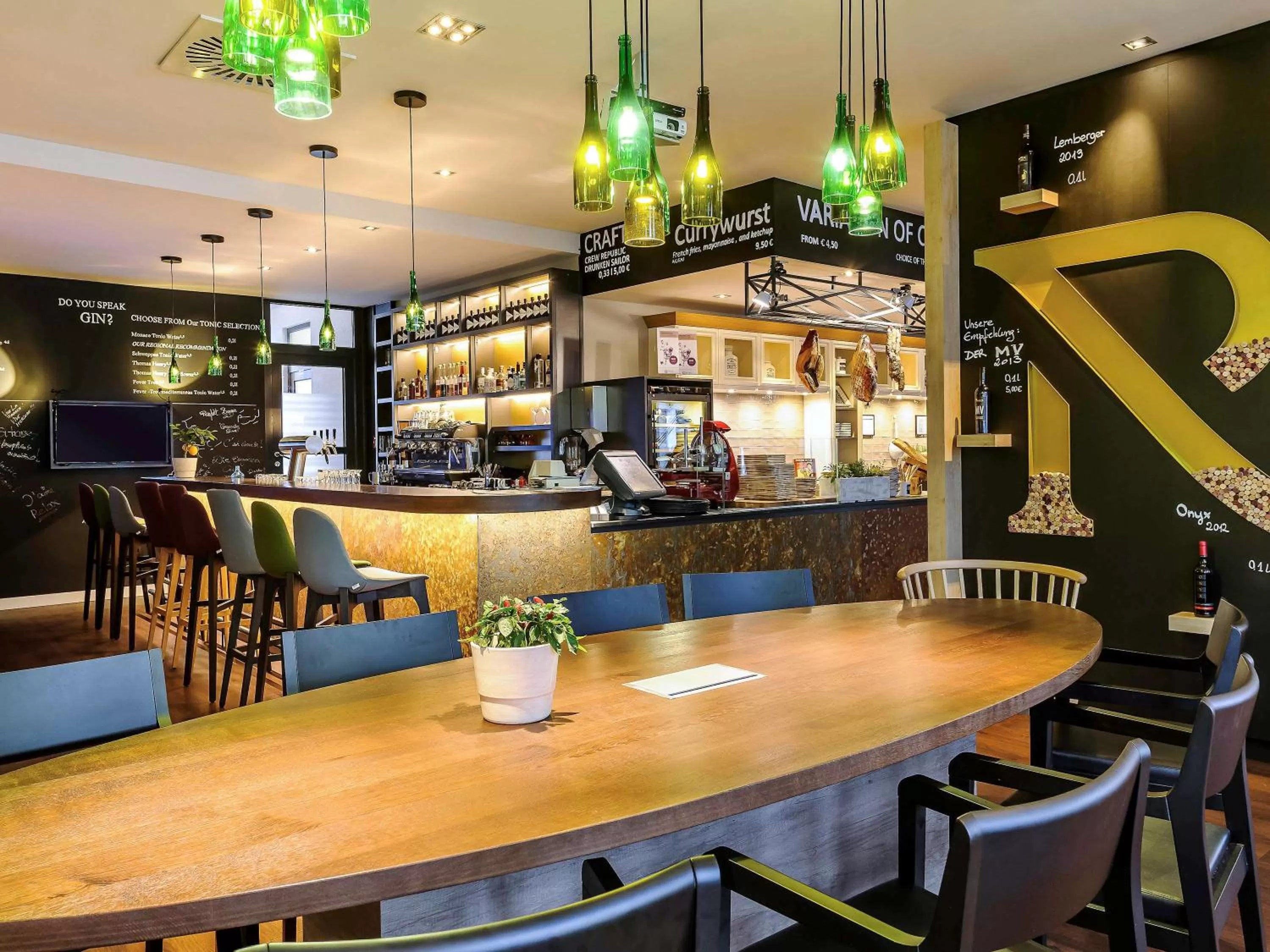 Restaurant/places to eat in Mercure München City Center