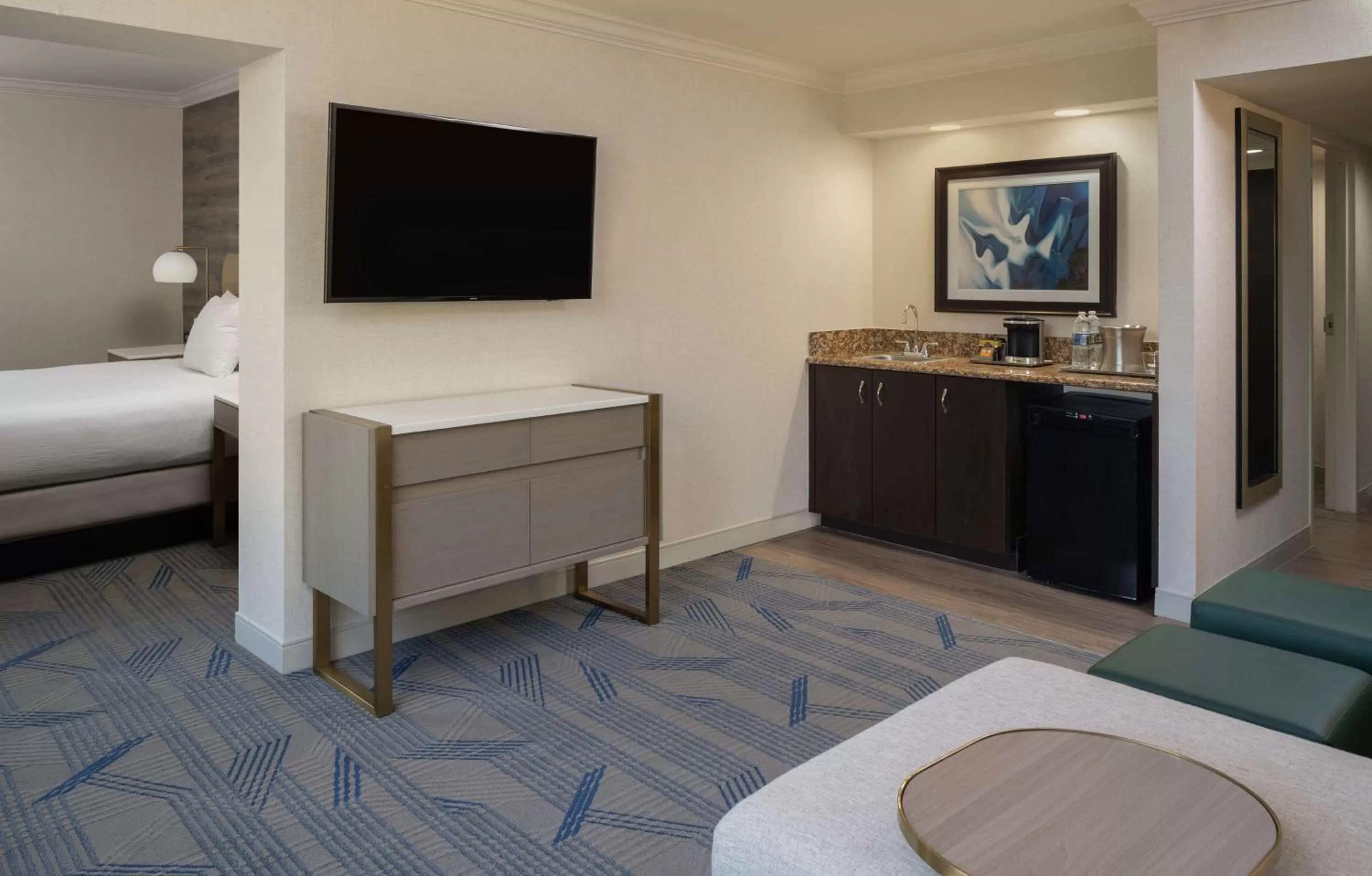 Living room, Bed in Hilton Durham near Duke University