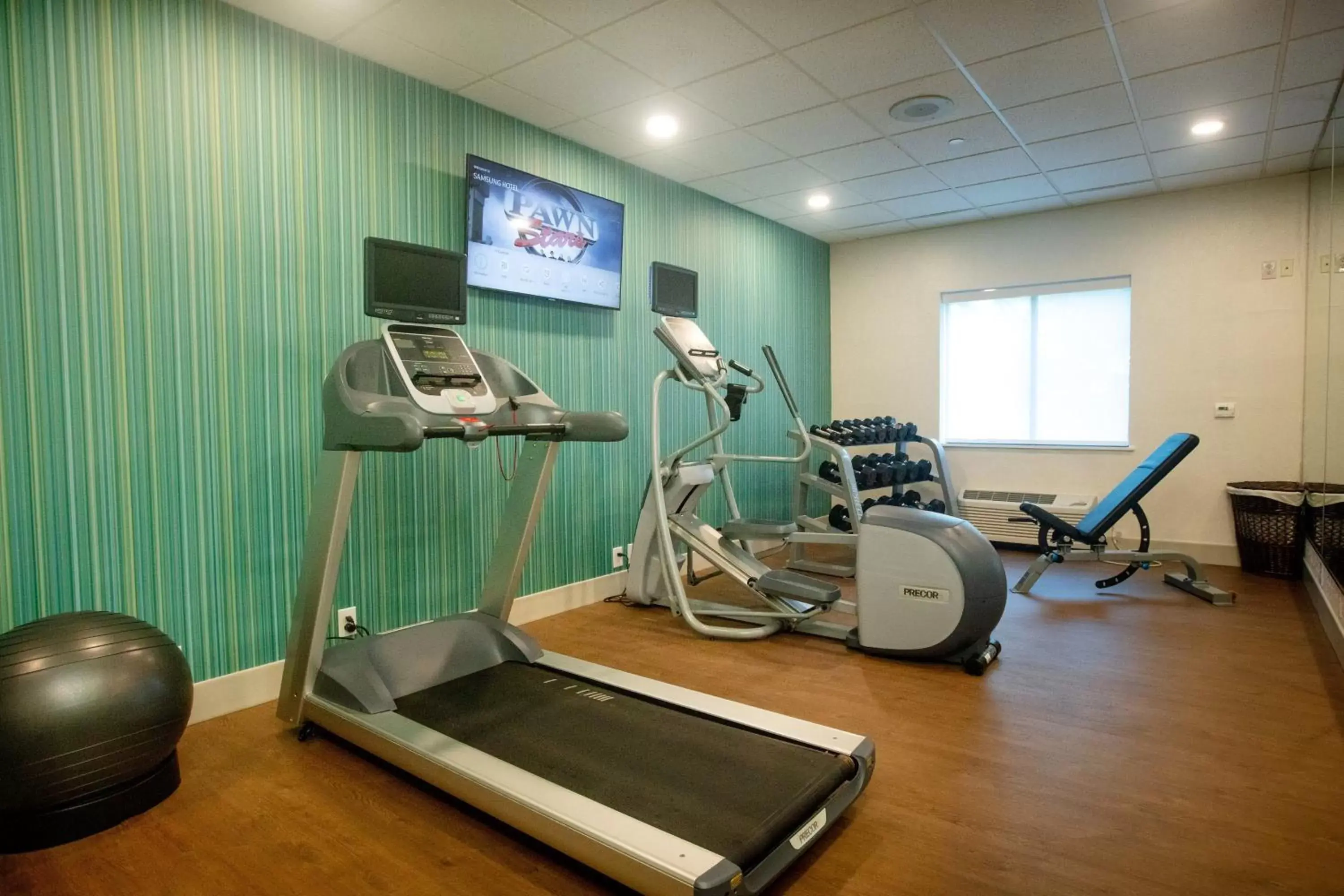 Spa and wellness centre/facilities, Fitness Center/Facilities in Holiday Inn Express Hotel & Suites Beaumont Northwest, an IHG Hotel