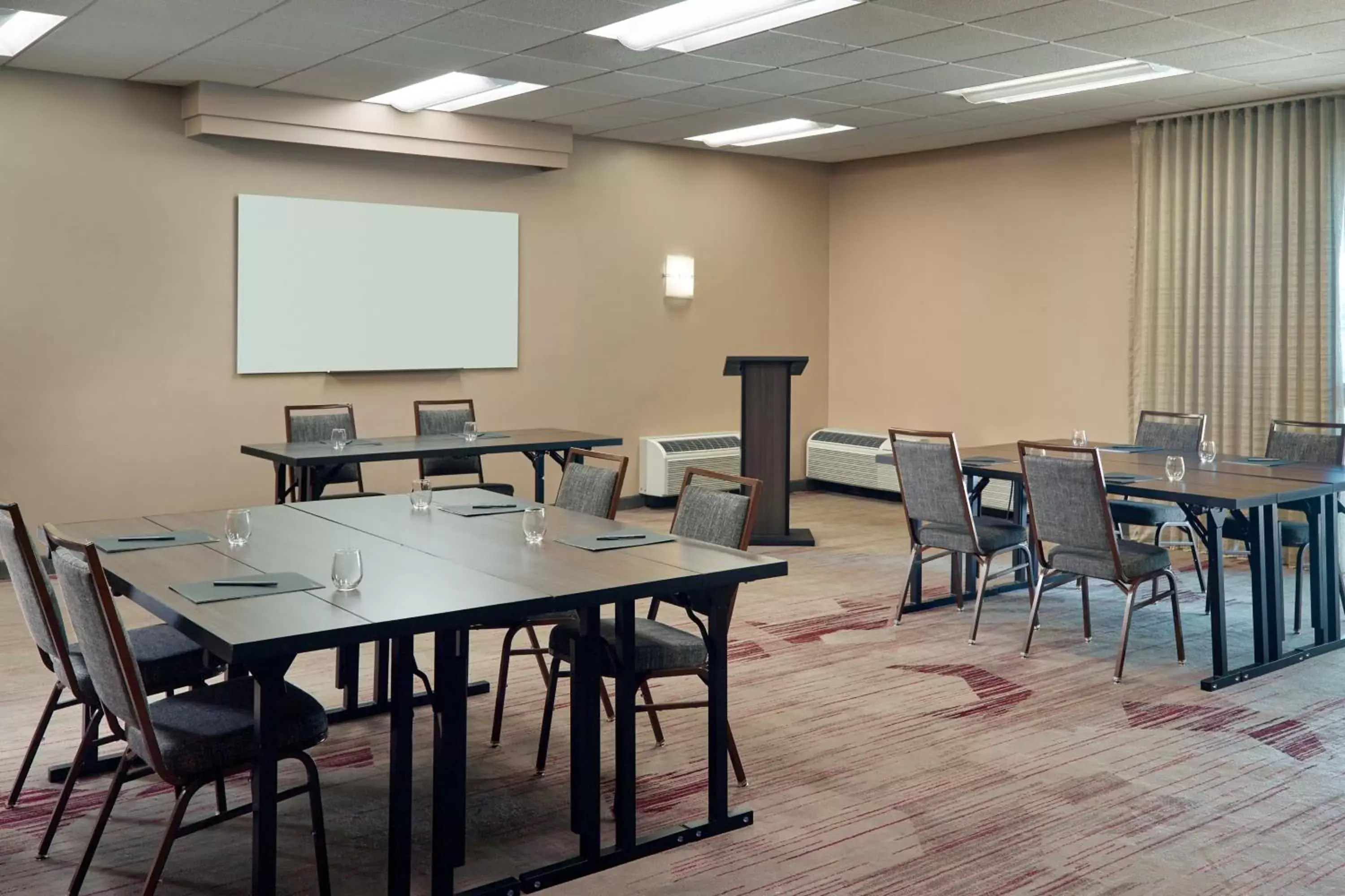 Meeting/conference room in Courtyard by Marriott Atlanta Executive Park/Emory