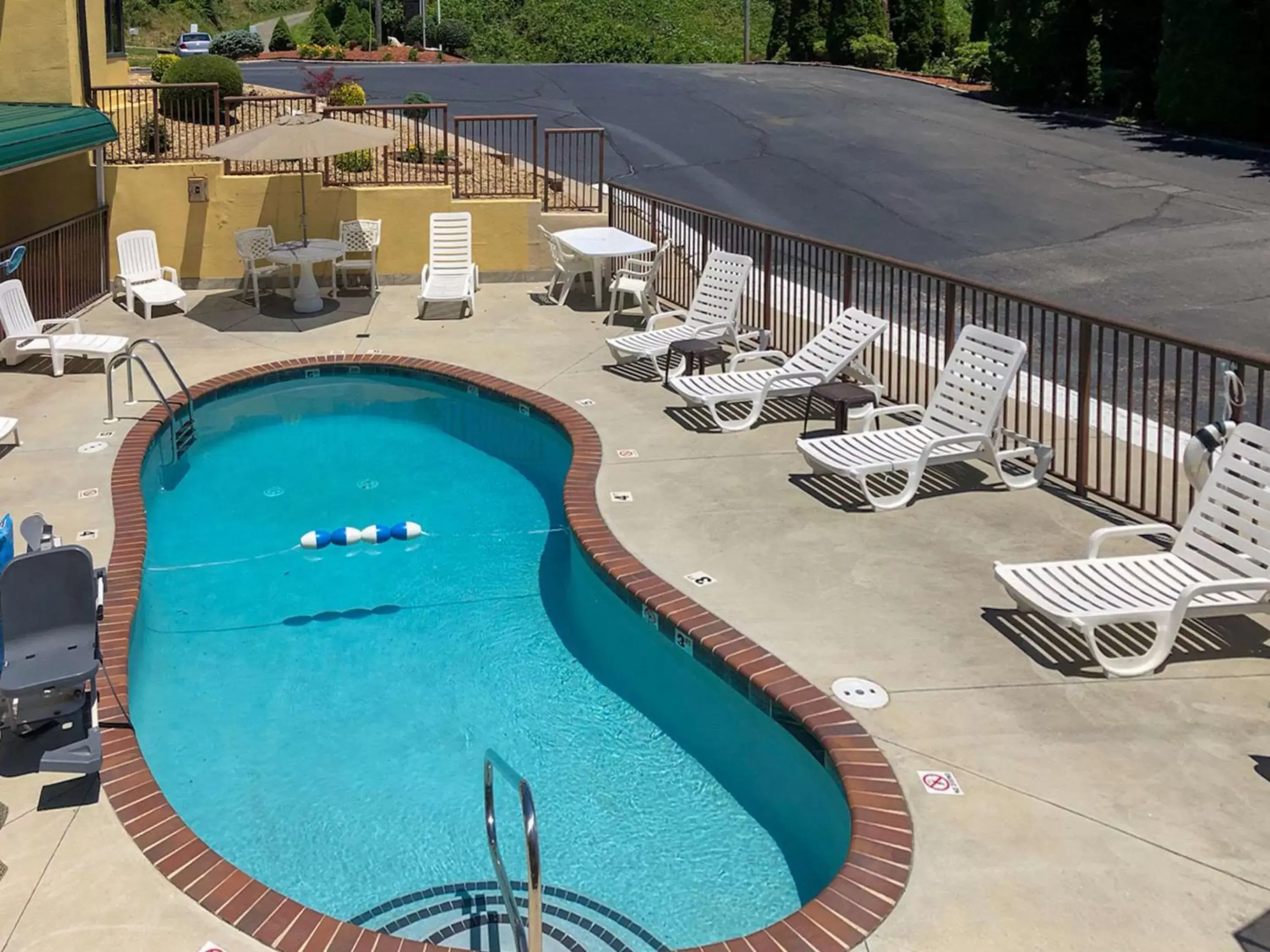 Swimming pool, Pool View in Quality Inn