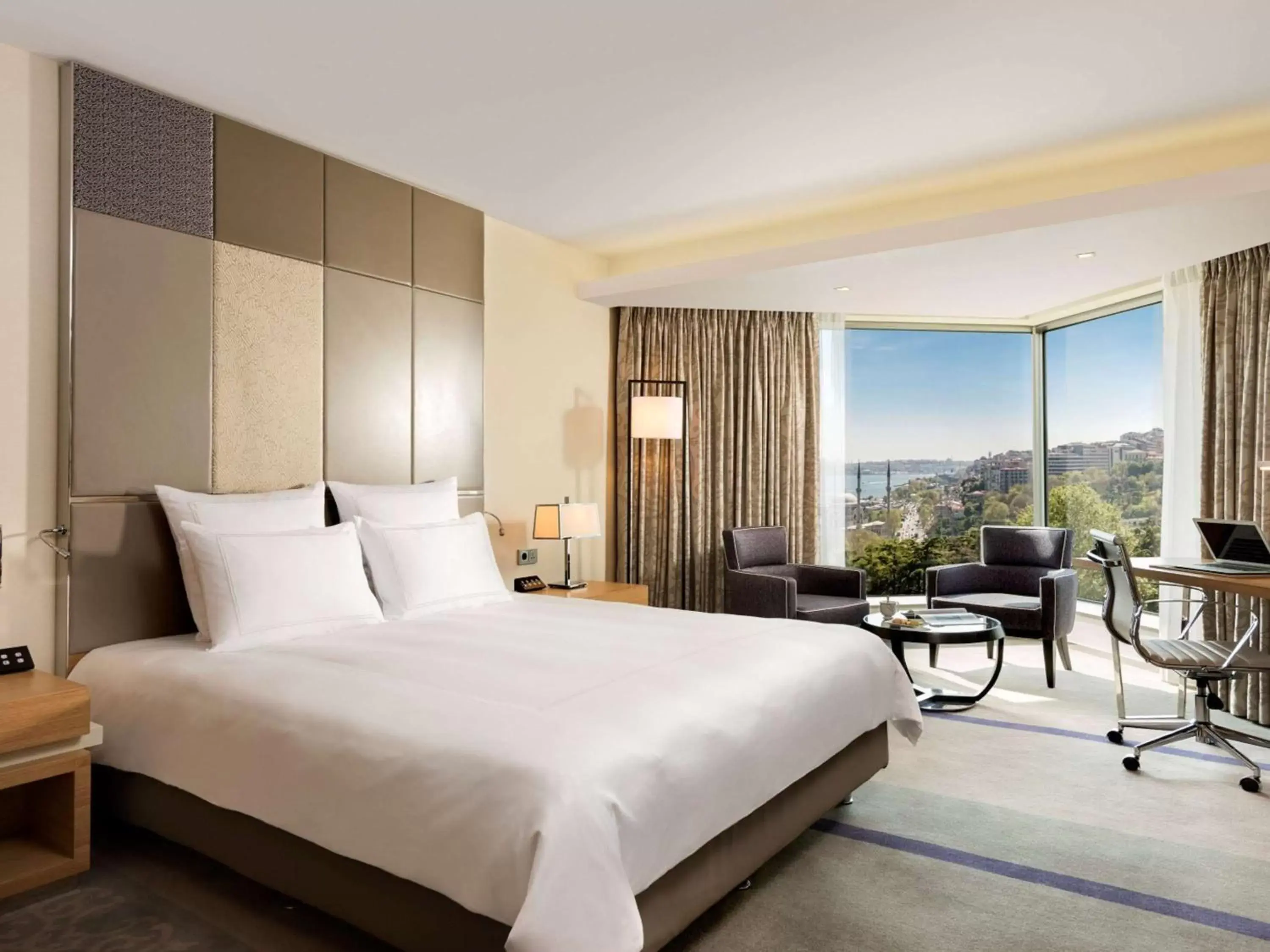 Swiss Executive King Room with Bosphorus View and Lounge Access in Swissotel The Bosphorus Istanbul