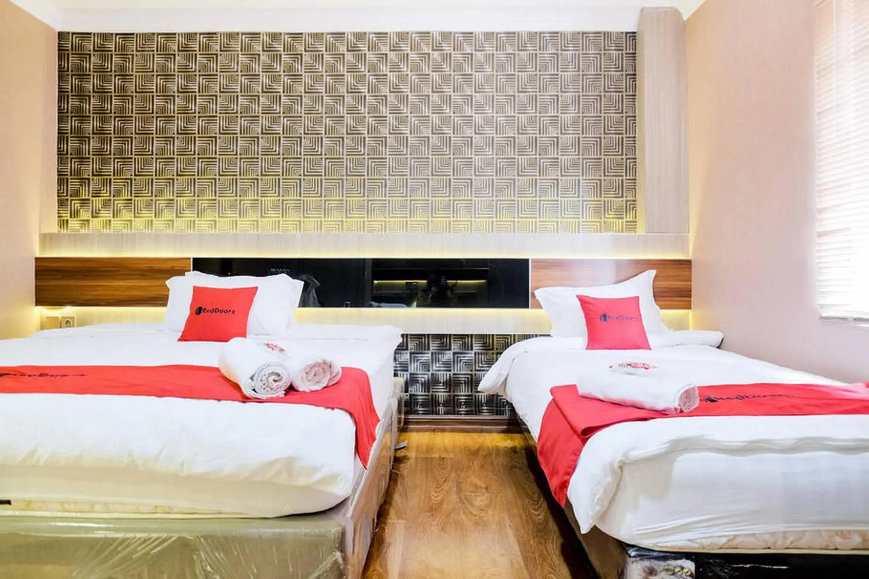 Bed in RedDoorz Plus @ Simpang USU Medan Bed in RedDoorz Plus @ Simpang USU Medan